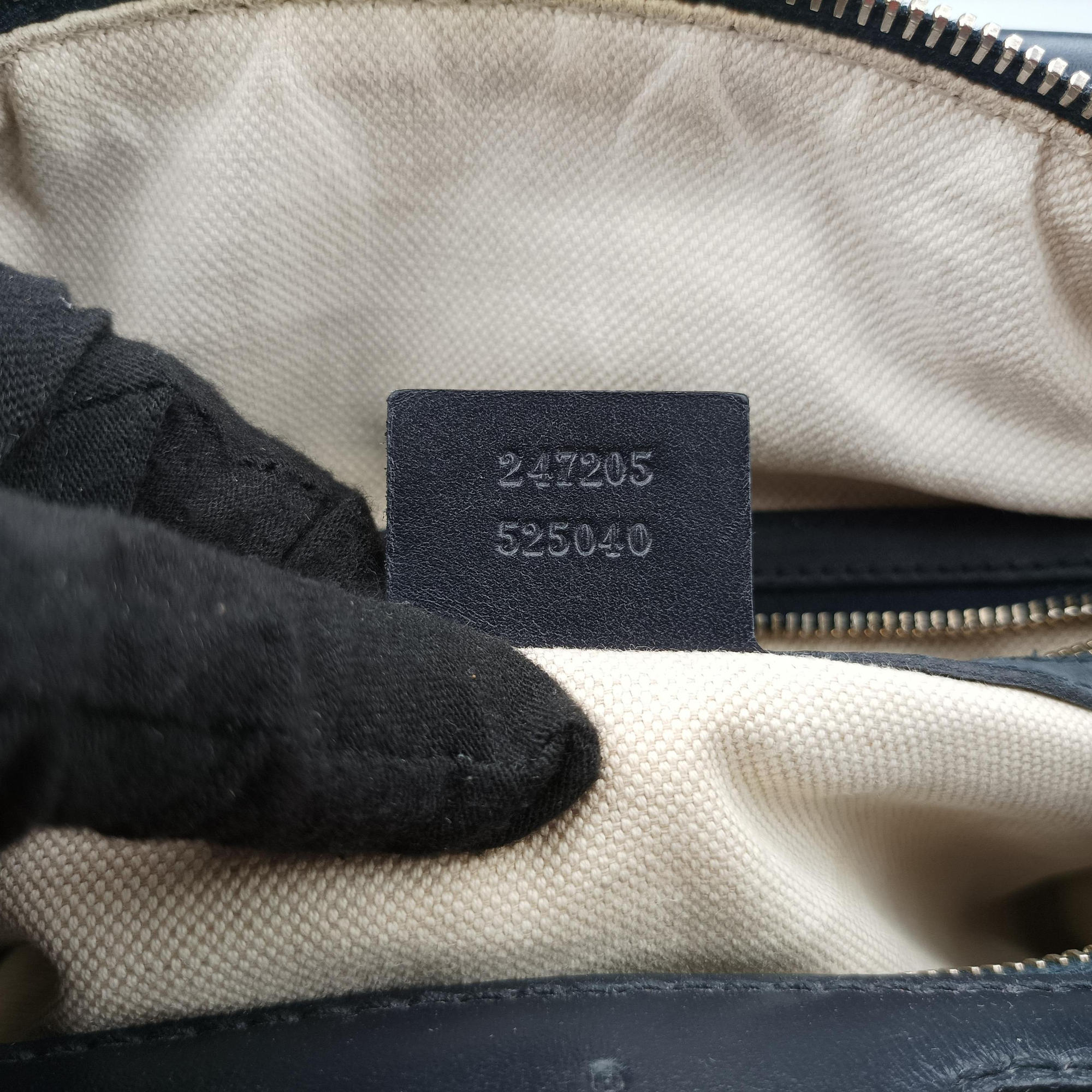 Pre-owned Gucci Sherry Line Navy×red×beige canvas×leather 247205 shoulderbag | stylenewstar