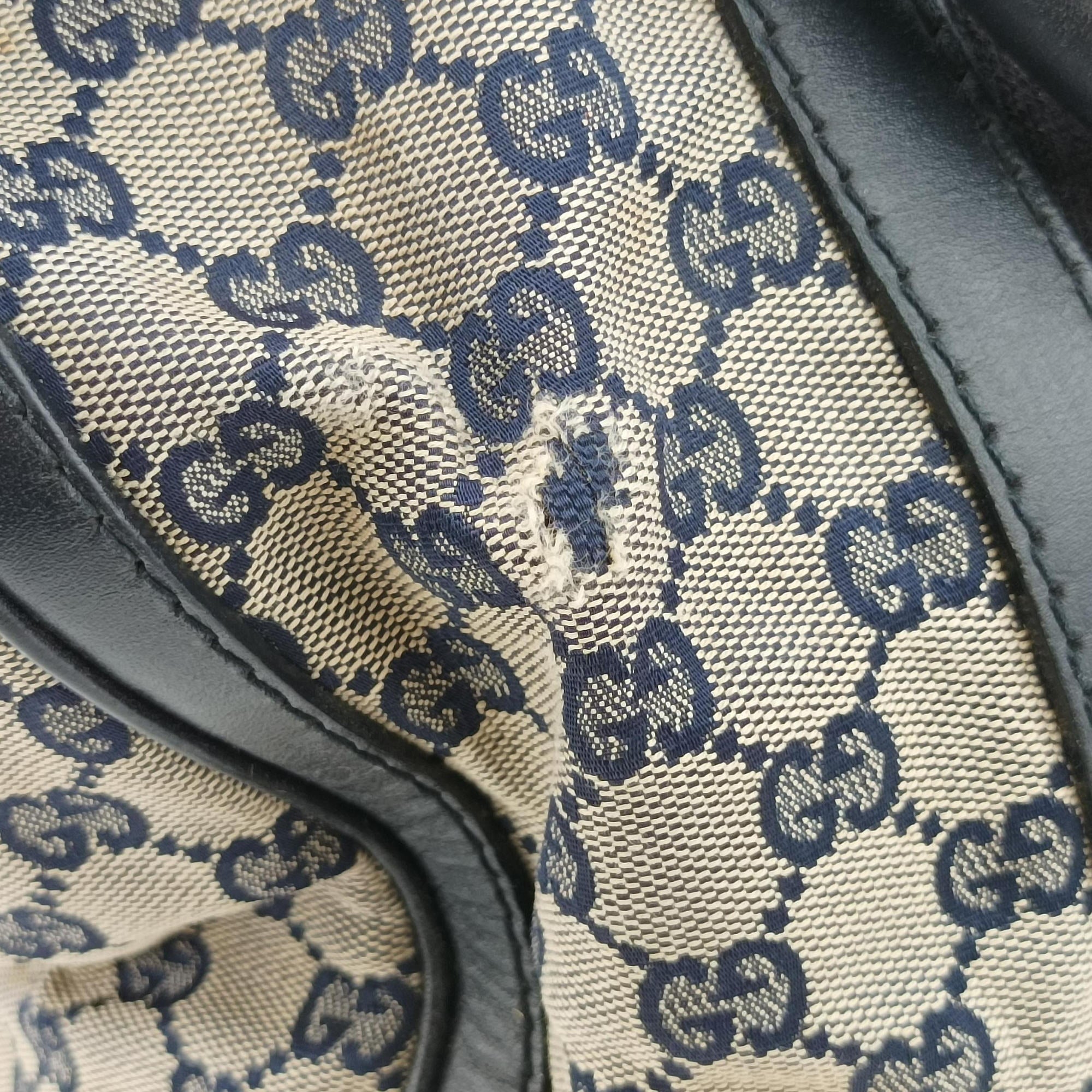 Pre-owned Gucci Sherry Line Navy×red×beige canvas×leather 247205 shoulderbag | stylenewstar