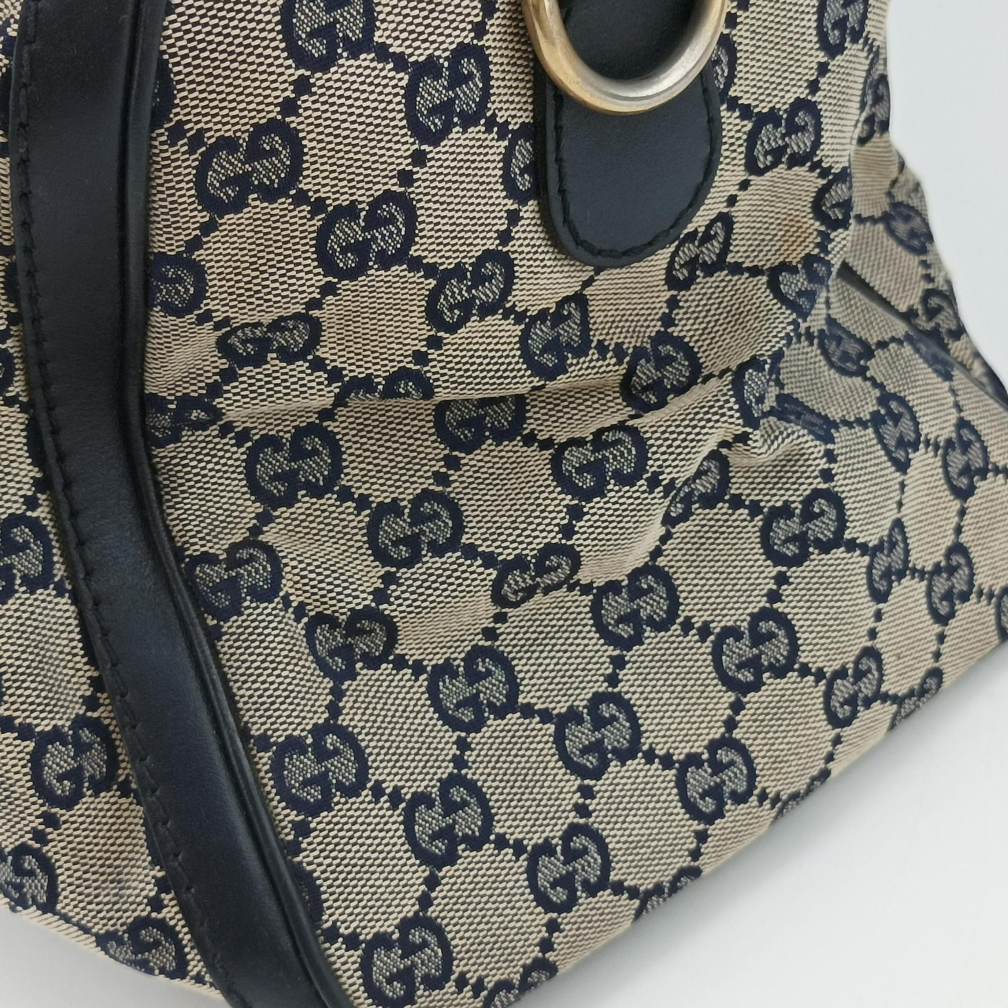 Pre-owned Gucci Sherry Line Navy×red×beige canvas×leather 247205 shoulderbag | stylenewstar