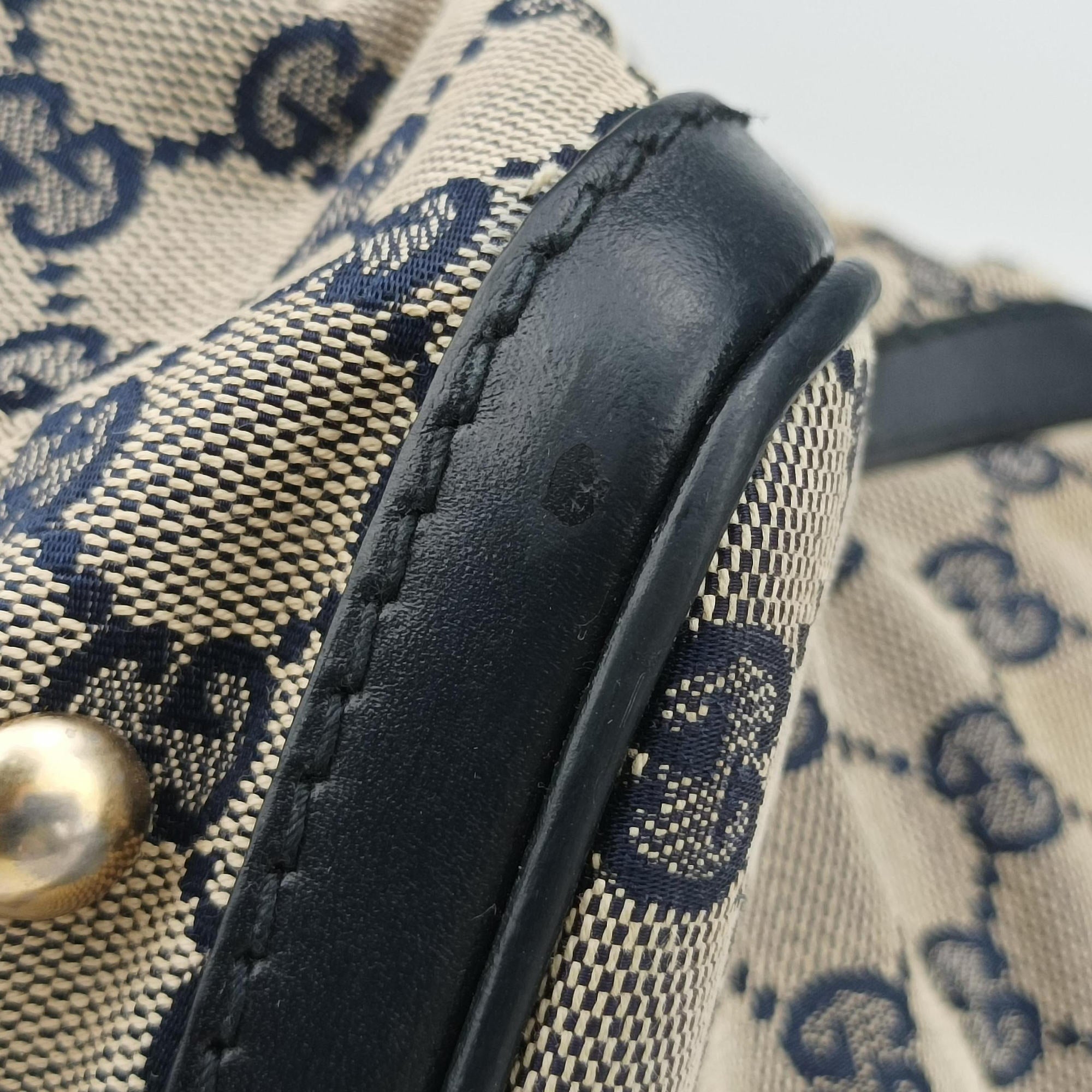 Pre-owned Gucci Sherry Line Navy×red×beige canvas×leather 247205 shoulderbag | stylenewstar