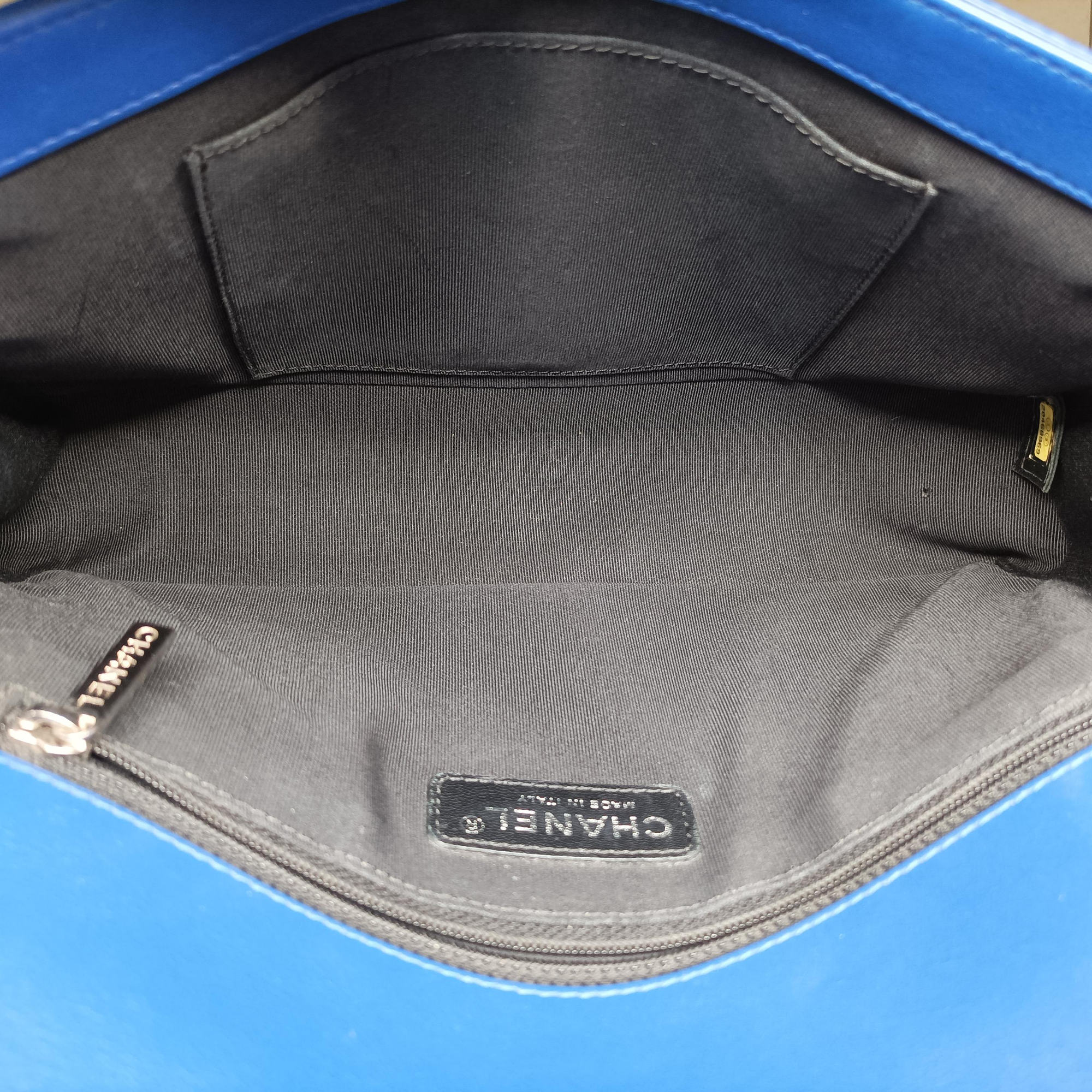 Pre-owned Chanel BOY CHANEL Blue Patent A92693 shoulderbag | stylenewstar