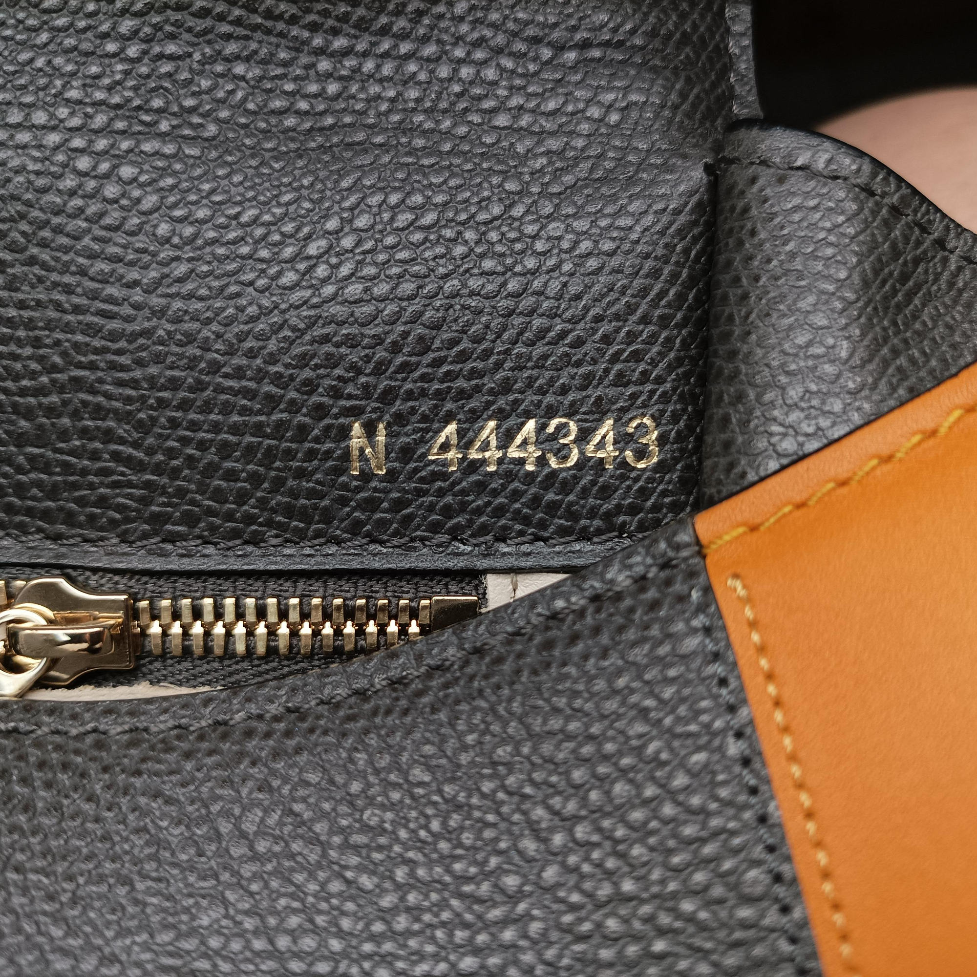 Pre-owned Valextra ISIDE Gray×orange×pink Leather  shoulderbag | stylenewstar