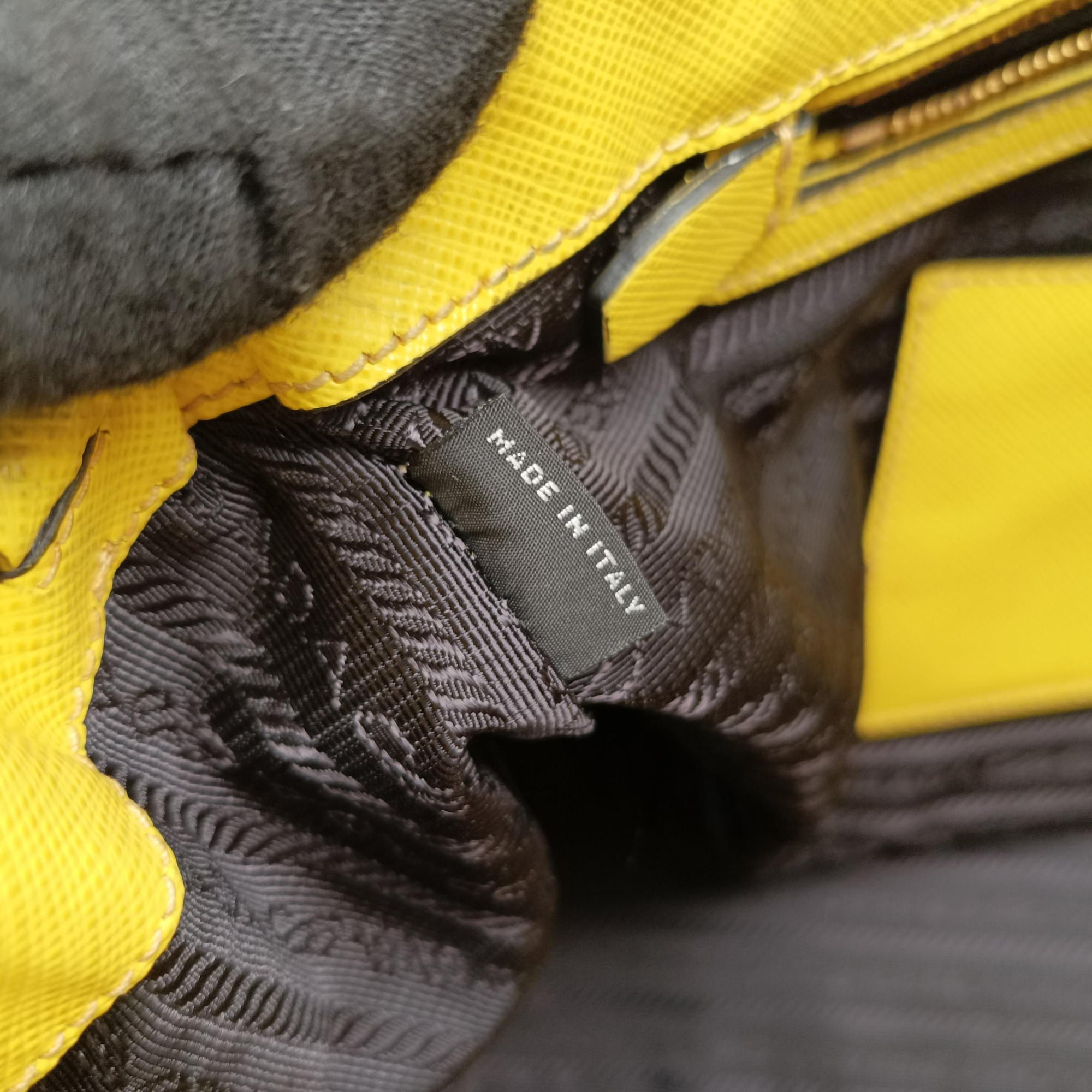 Vintage Prada Galleria Yellow SAFFIANO Leather BN2274 shoulderbag | stylenewstar