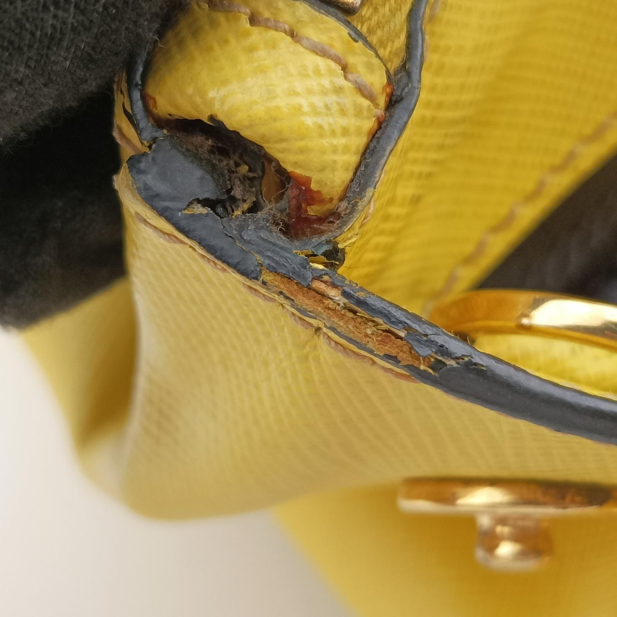 Vintage Prada Galleria Yellow SAFFIANO Leather BN2274 shoulderbag | stylenewstar