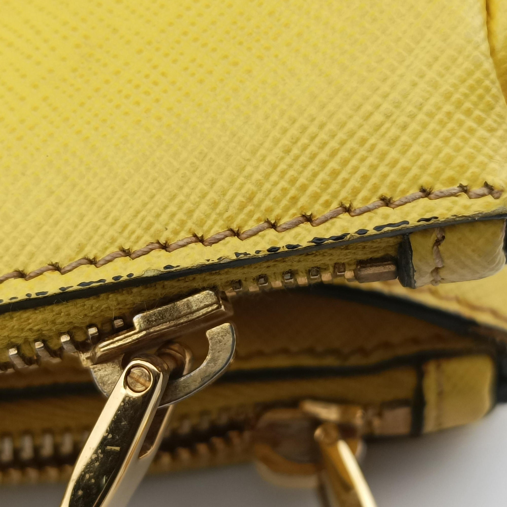 Vintage Prada Galleria Yellow SAFFIANO Leather BN2274 shoulderbag | stylenewstar