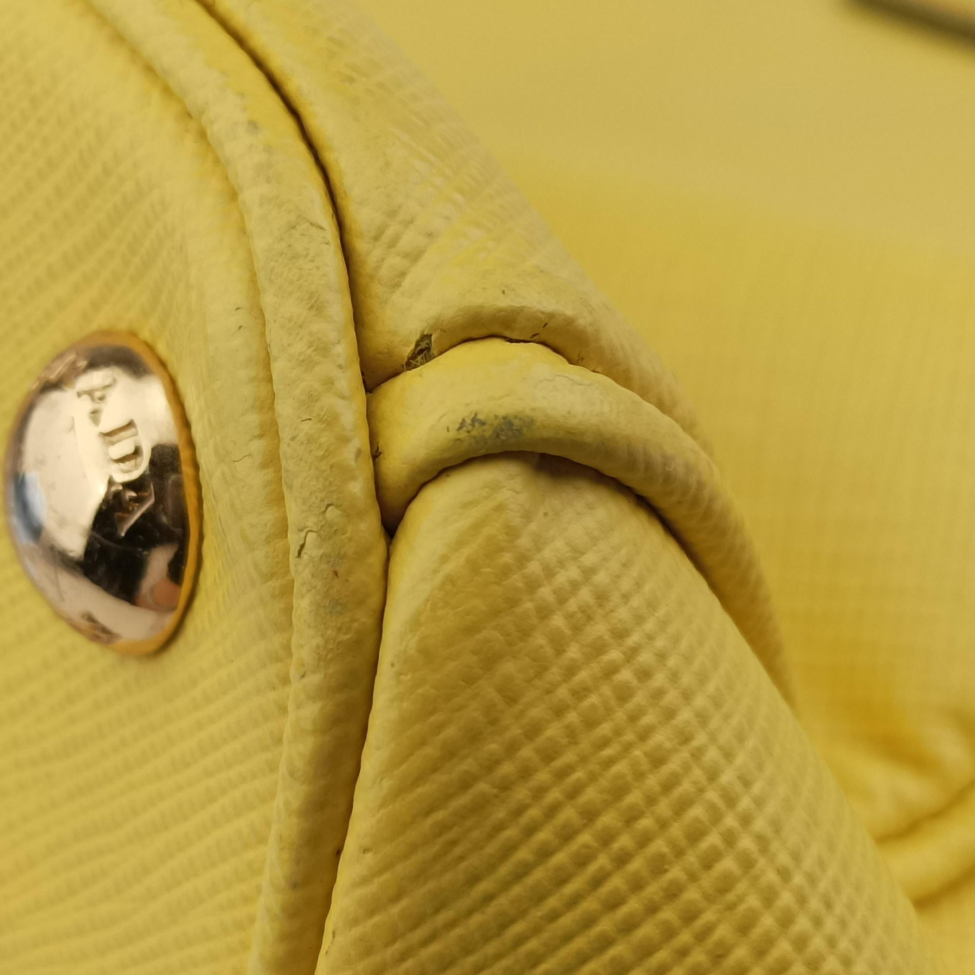 Vintage Prada Galleria Yellow SAFFIANO Leather BN2274 shoulderbag | stylenewstar