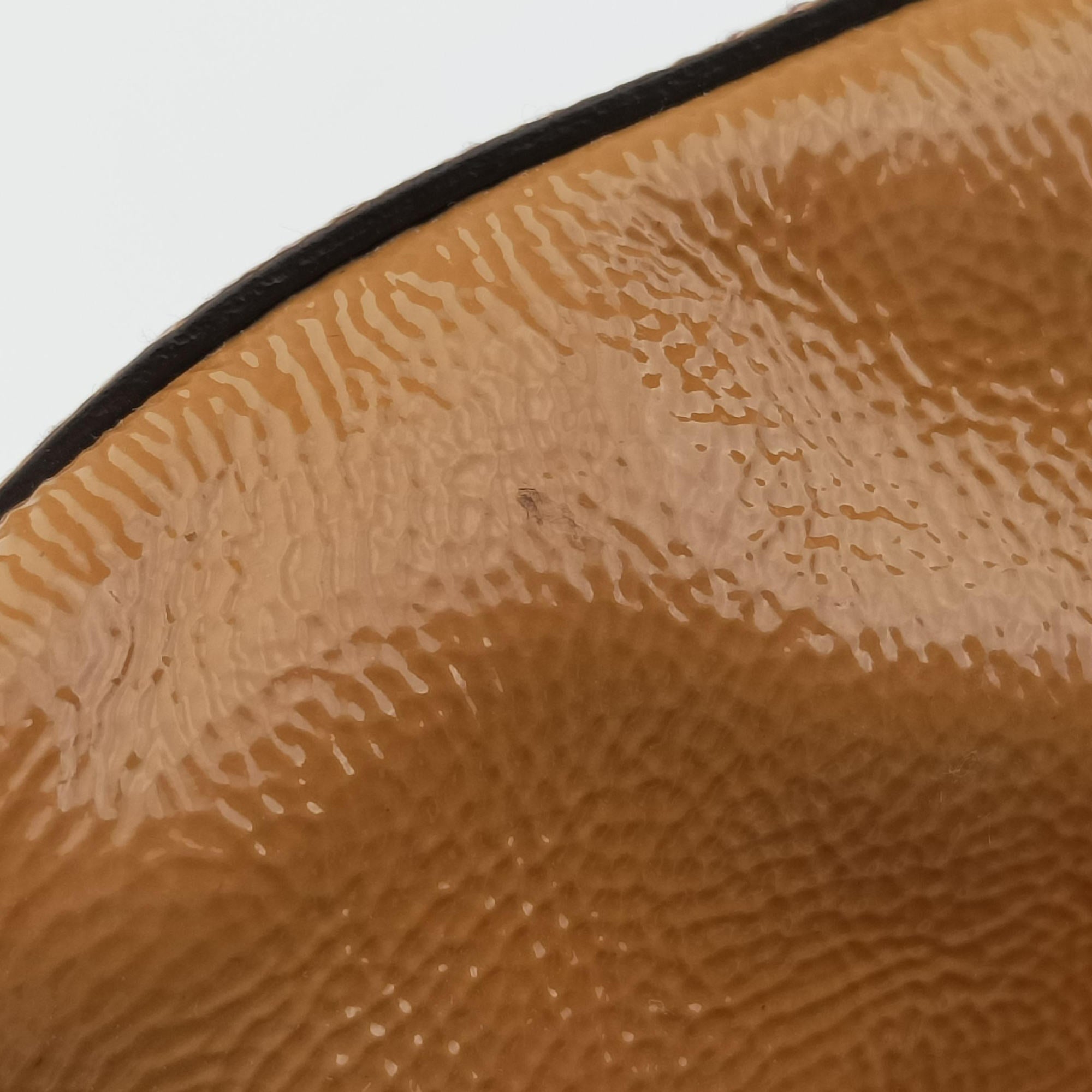 Pre-owned Gucci Soho Beige Patent Leather 308982 shoulderbag | stylenewstar