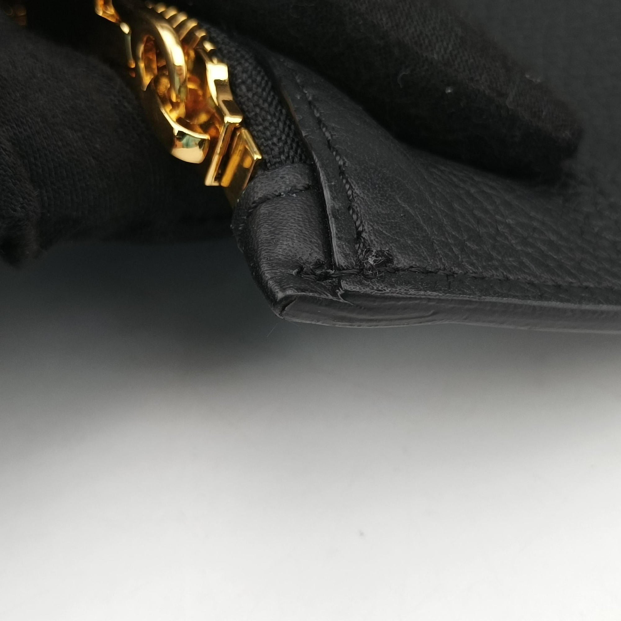 Pre-owned VERSACE Medusa Black Leather  clutchbag | stylenewstar
