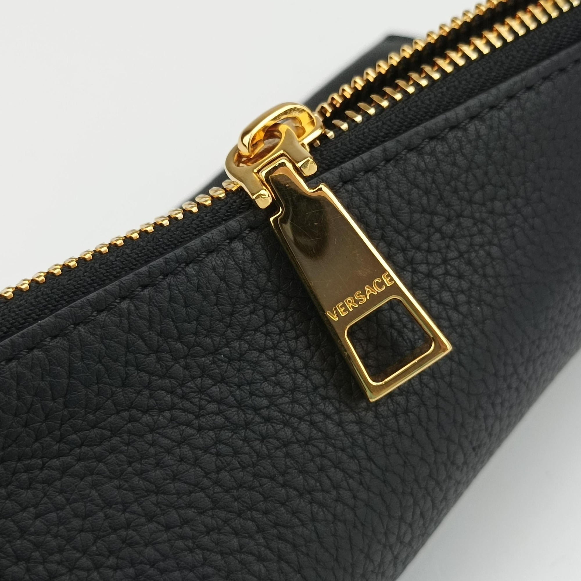 Pre-owned VERSACE Medusa Black Leather  clutchbag | stylenewstar