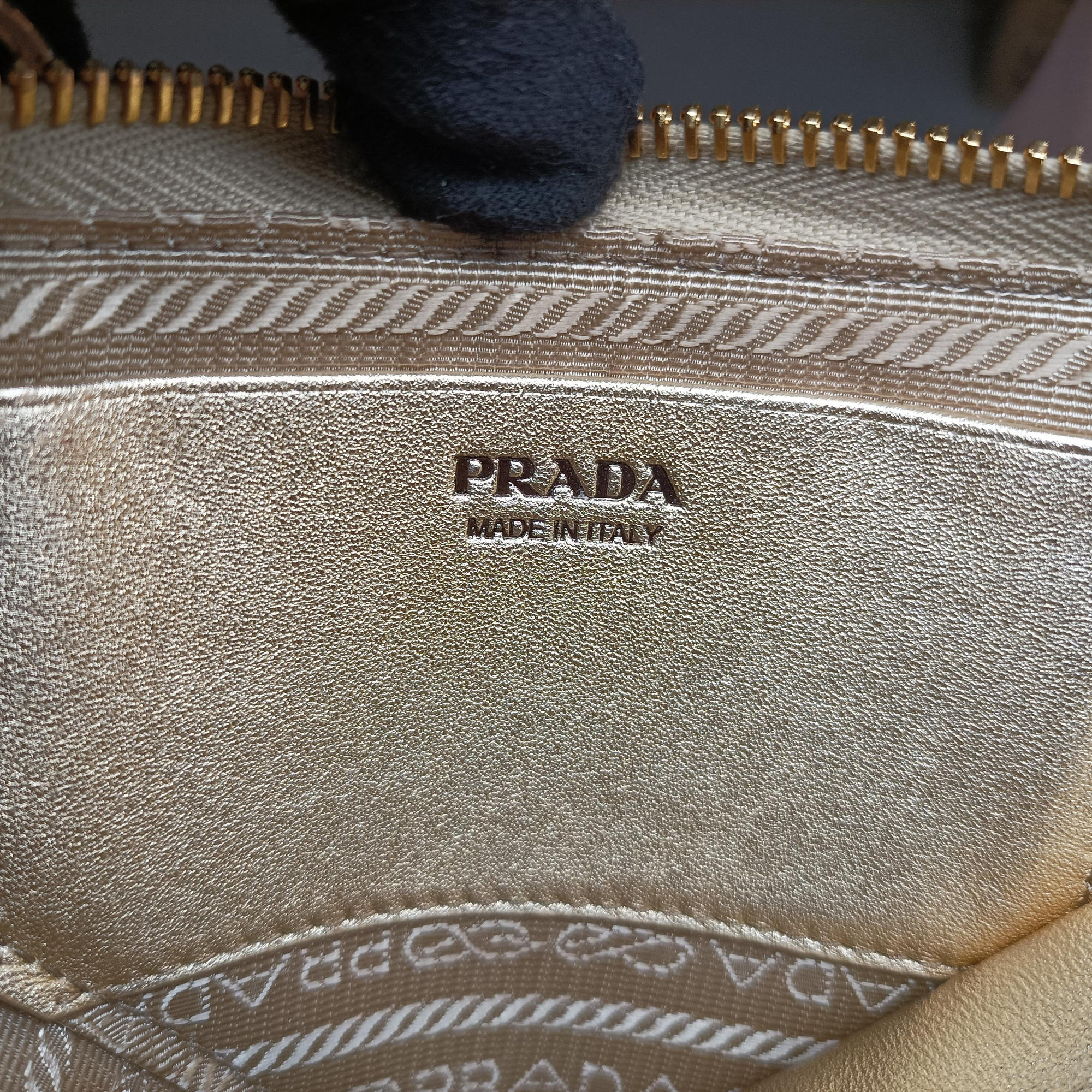 Pre-owned Prada Triangle Crystal Golden Leather 1NR015 shoulderbag | stylenewstar
