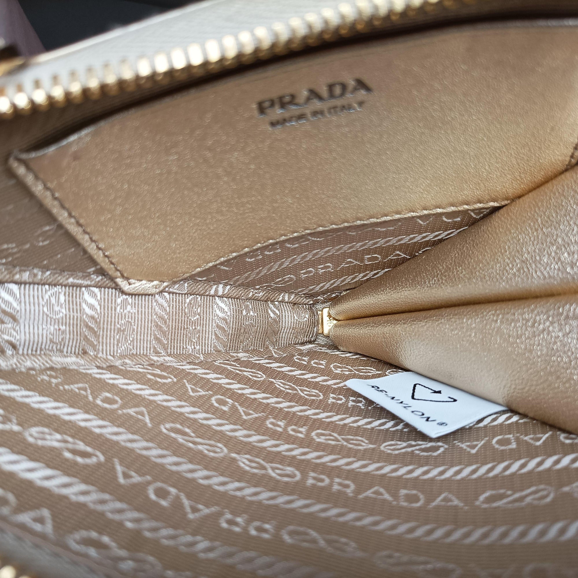 Pre-owned Prada Triangle Crystal Golden Leather 1NR015 shoulderbag | stylenewstar