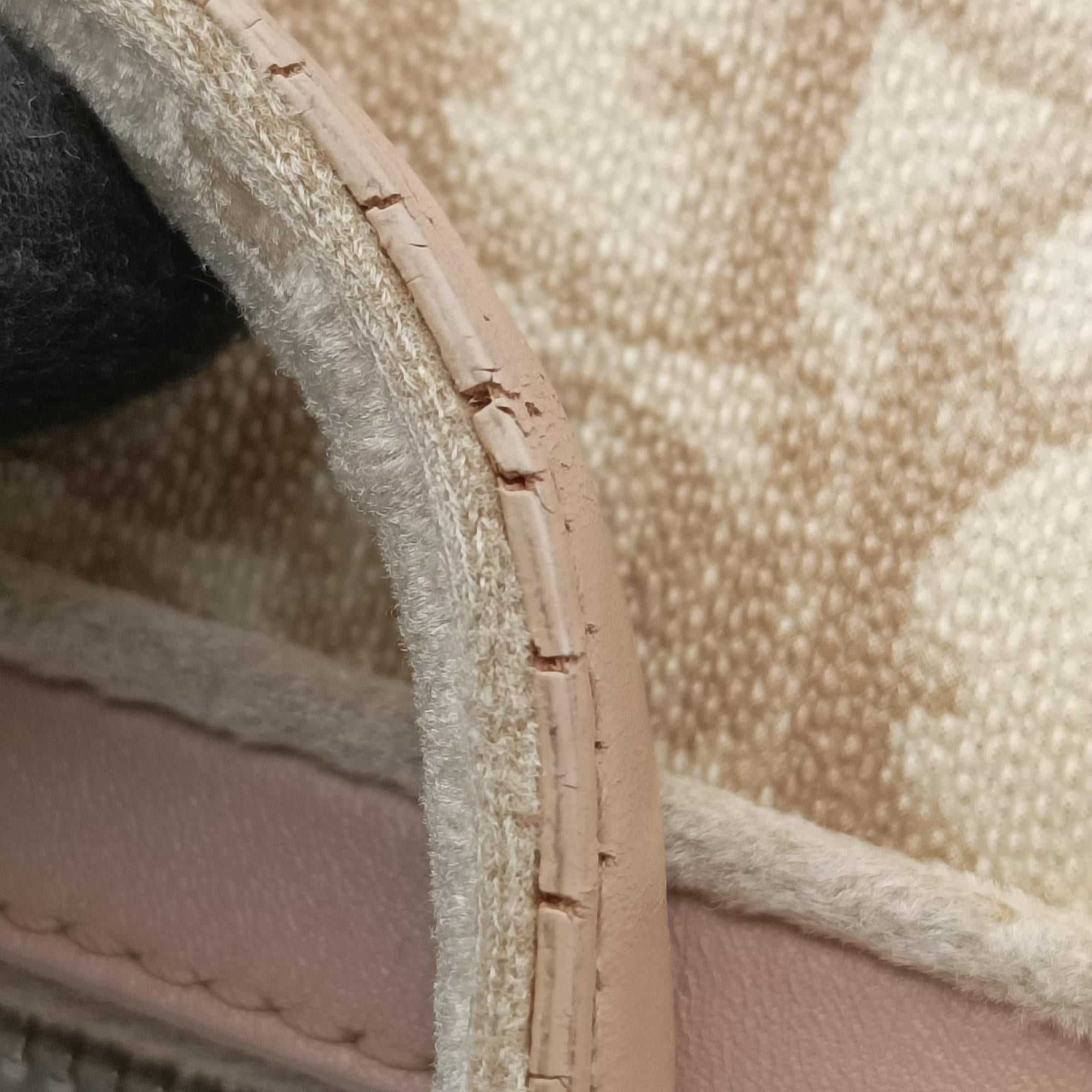Pre-owned Christian Dior Romantic Trotter Beige x Pink PVC coated canvas x velour  shoulderbag | stylenewstar