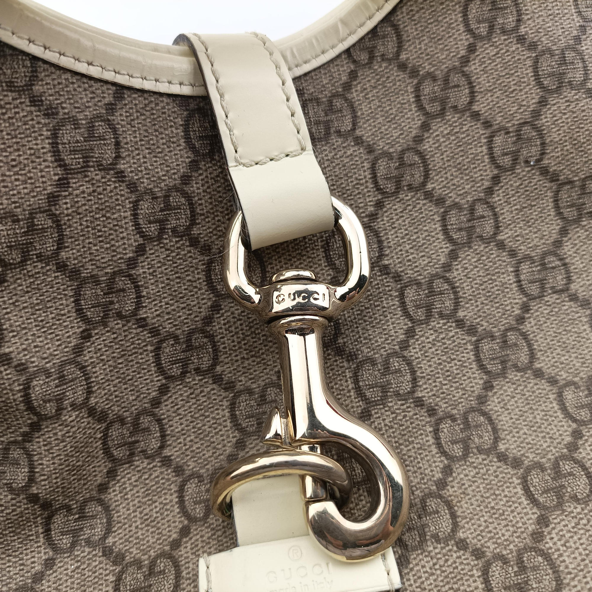 Pre-owned Gucci New Jackie Brown×White PVC coated canvas×Leather 203493 handbag | stylenewstar