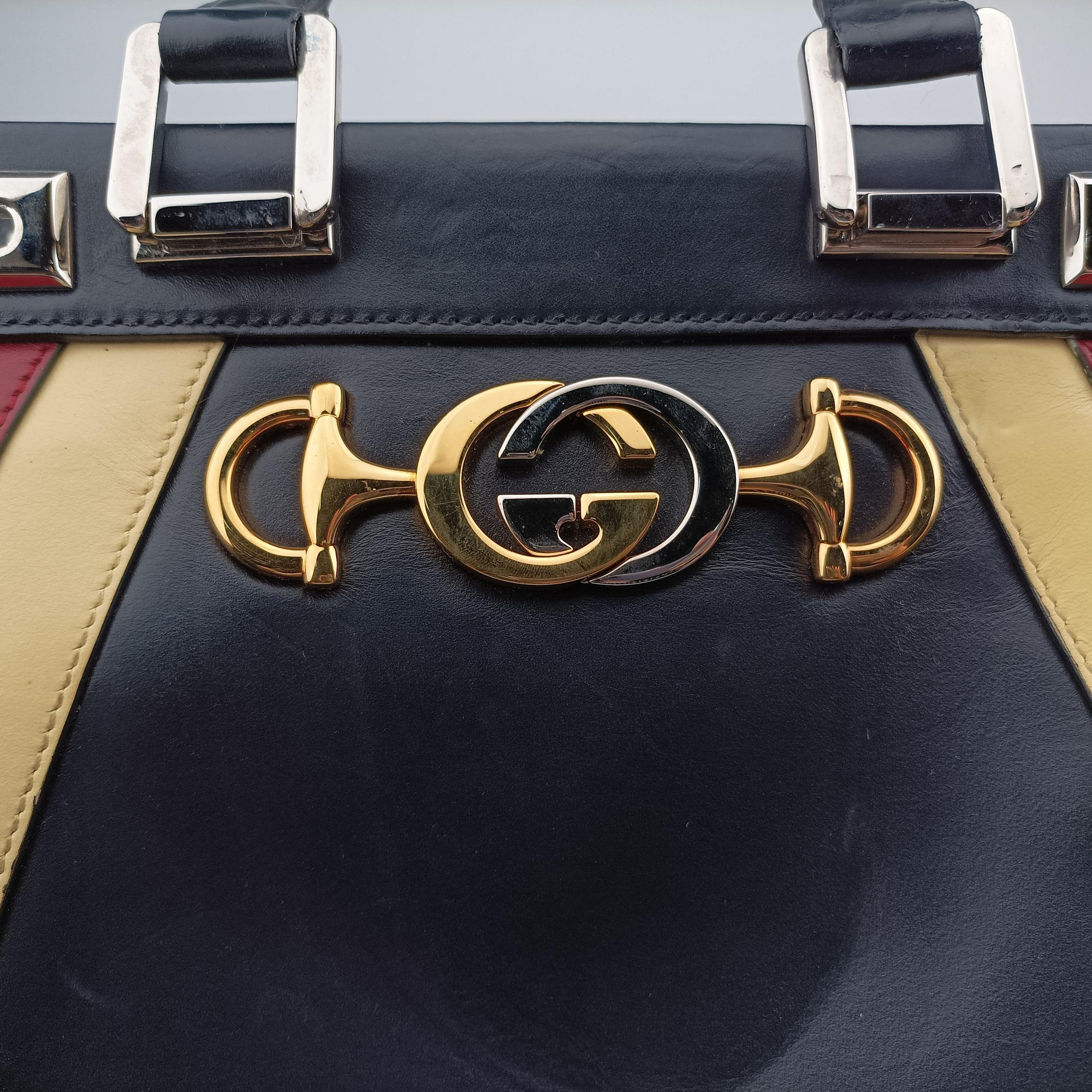 Pre-owned Gucci Zumi Navy × Beige × Bordeaux Leather 569712 shoulderbag | stylenewstar