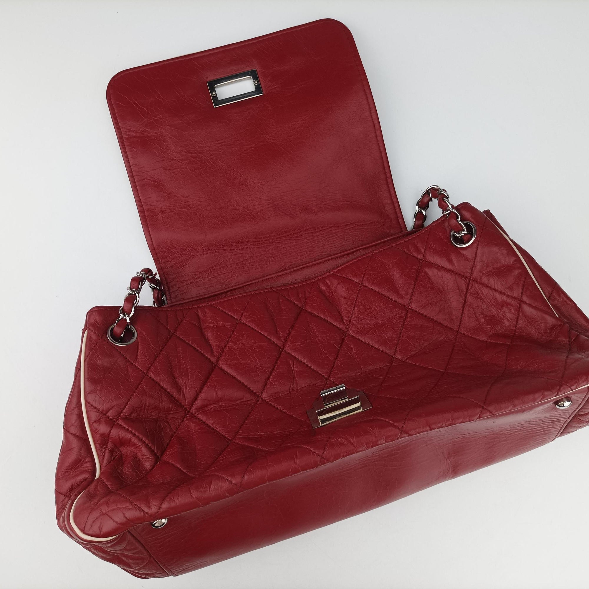Secondhand Chanel East West Burgundy lambskin×leather A37694 shoulderbag | stylenewstar