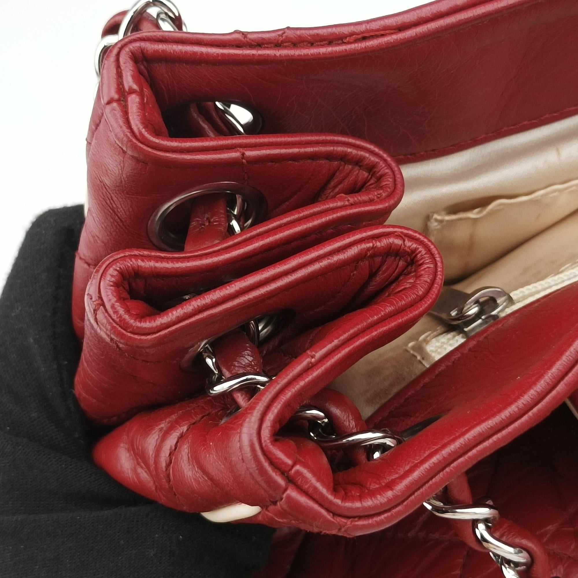 Secondhand Chanel East West Burgundy lambskin×leather A37694 shoulderbag | stylenewstar