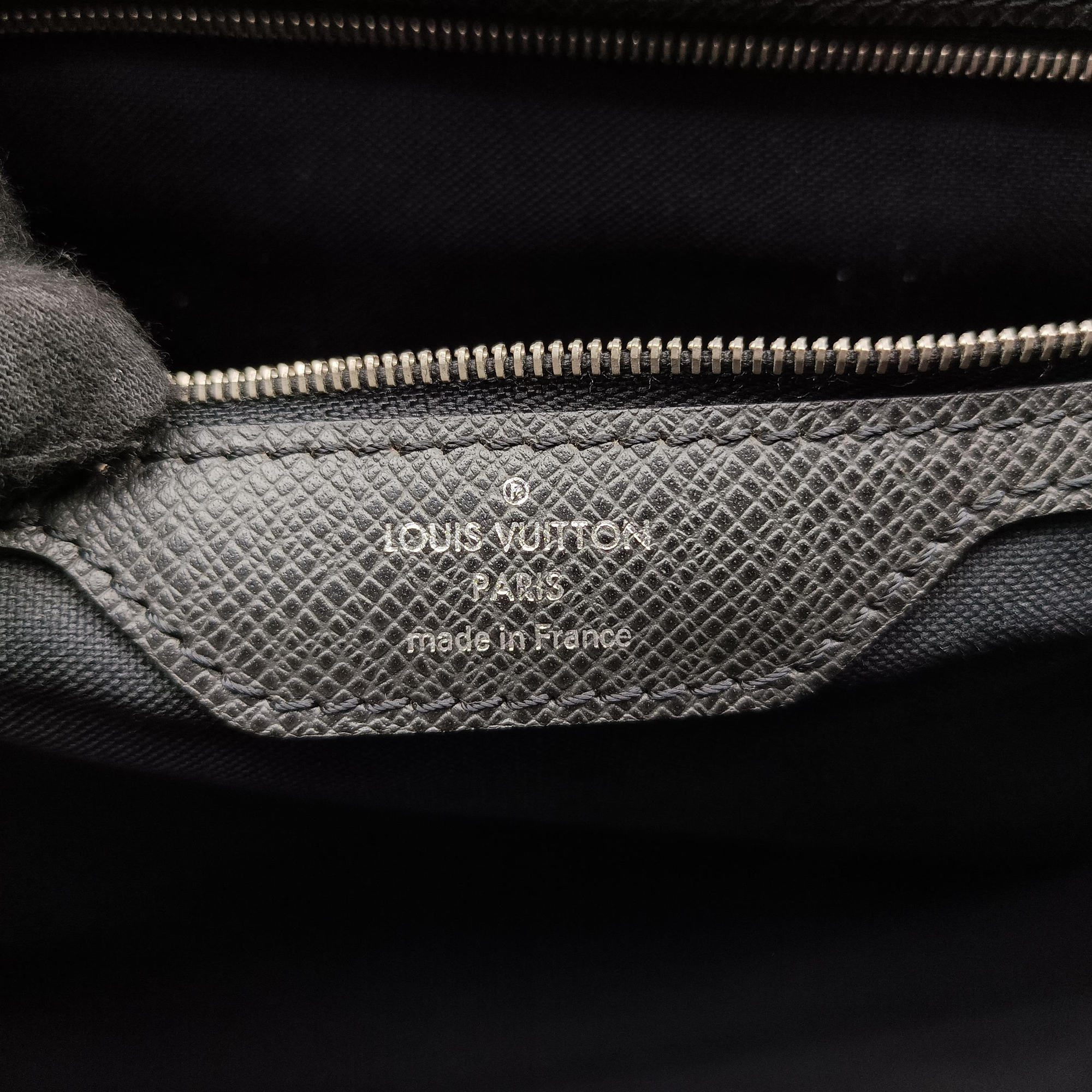 Pre-owned Louis Vuitton IGOR Ardoise Taiga M31172 handbag | stylenewstar