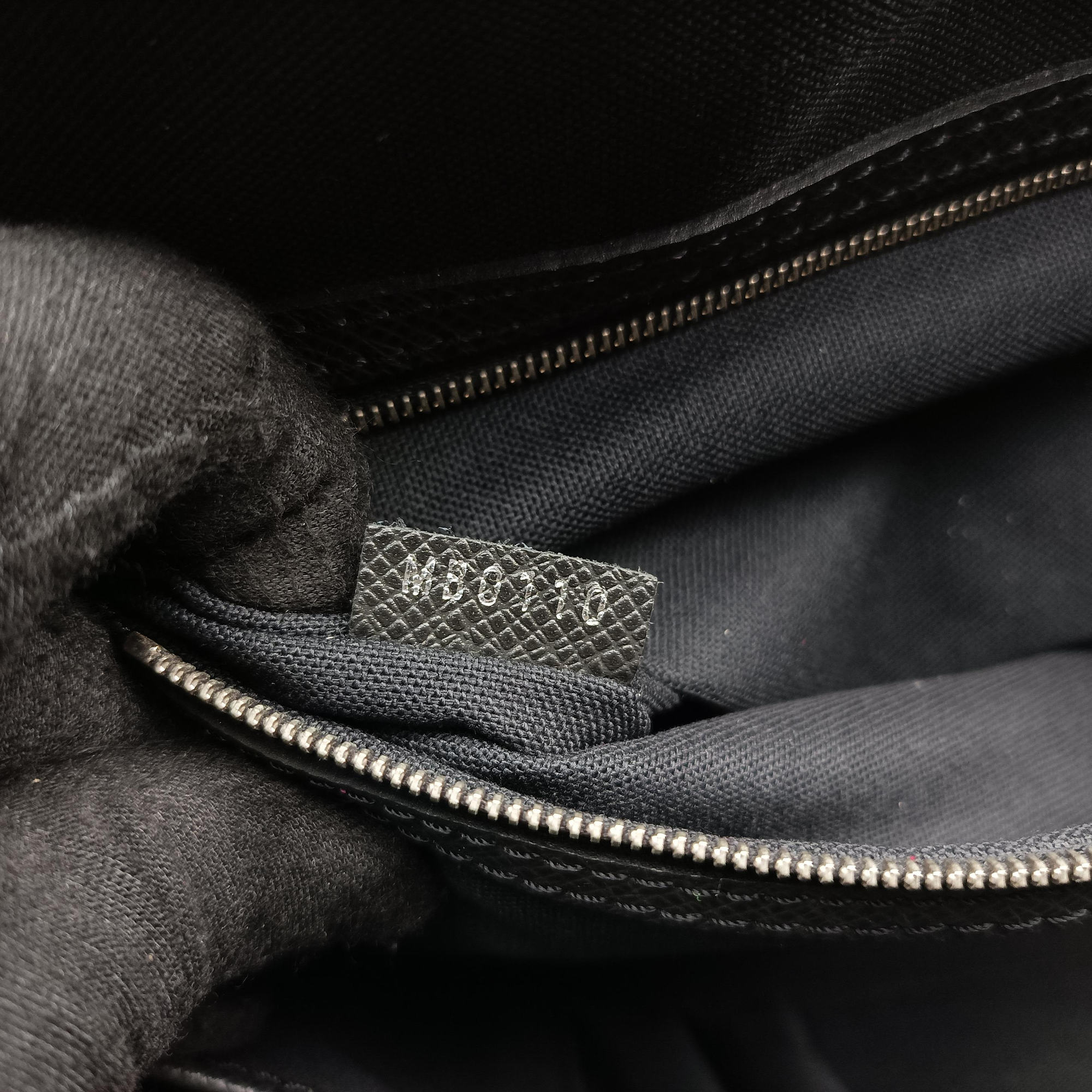 Pre-owned Louis Vuitton IGOR Ardoise Taiga M31172 handbag | stylenewstar