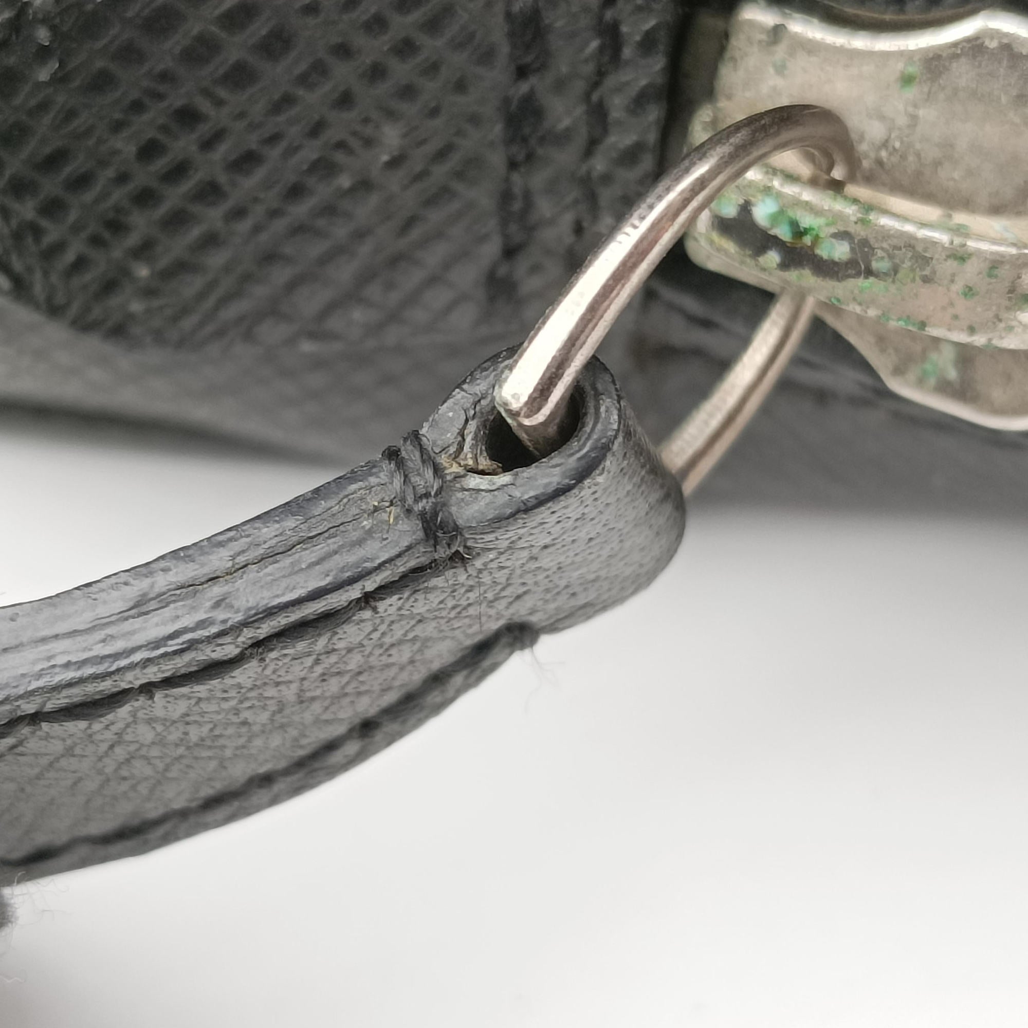 Pre-owned Louis Vuitton IGOR Ardoise Taiga M31172 handbag | stylenewstar