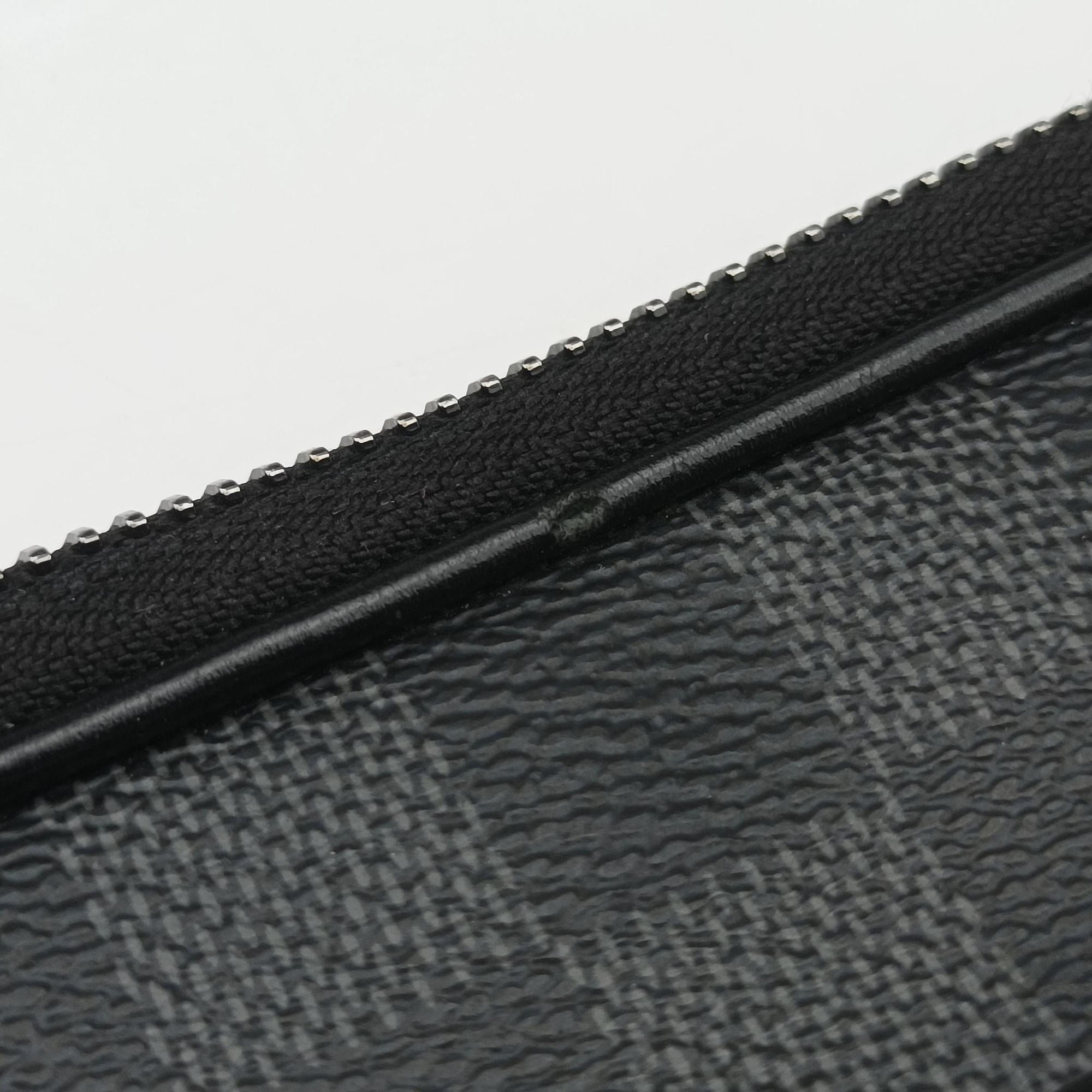 Vintage Louis Vuitton Utility Supplement Noir Damier Graphite N60324 clutchbag | stylenewstar