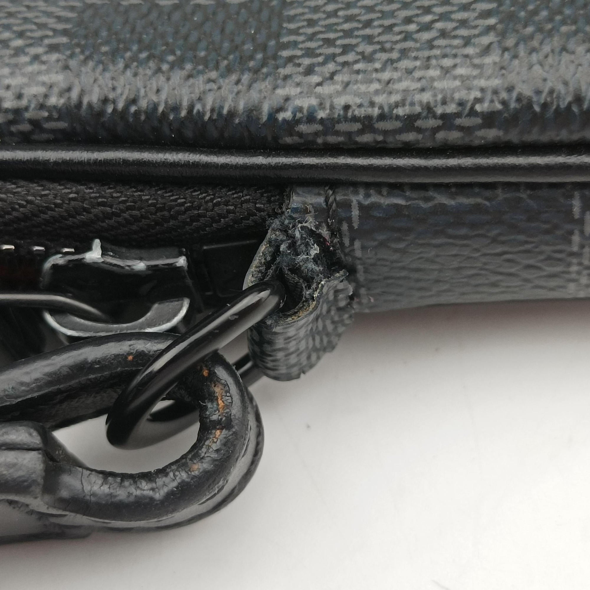 Vintage Louis Vuitton Utility Supplement Noir Damier Graphite N60324 clutchbag | stylenewstar