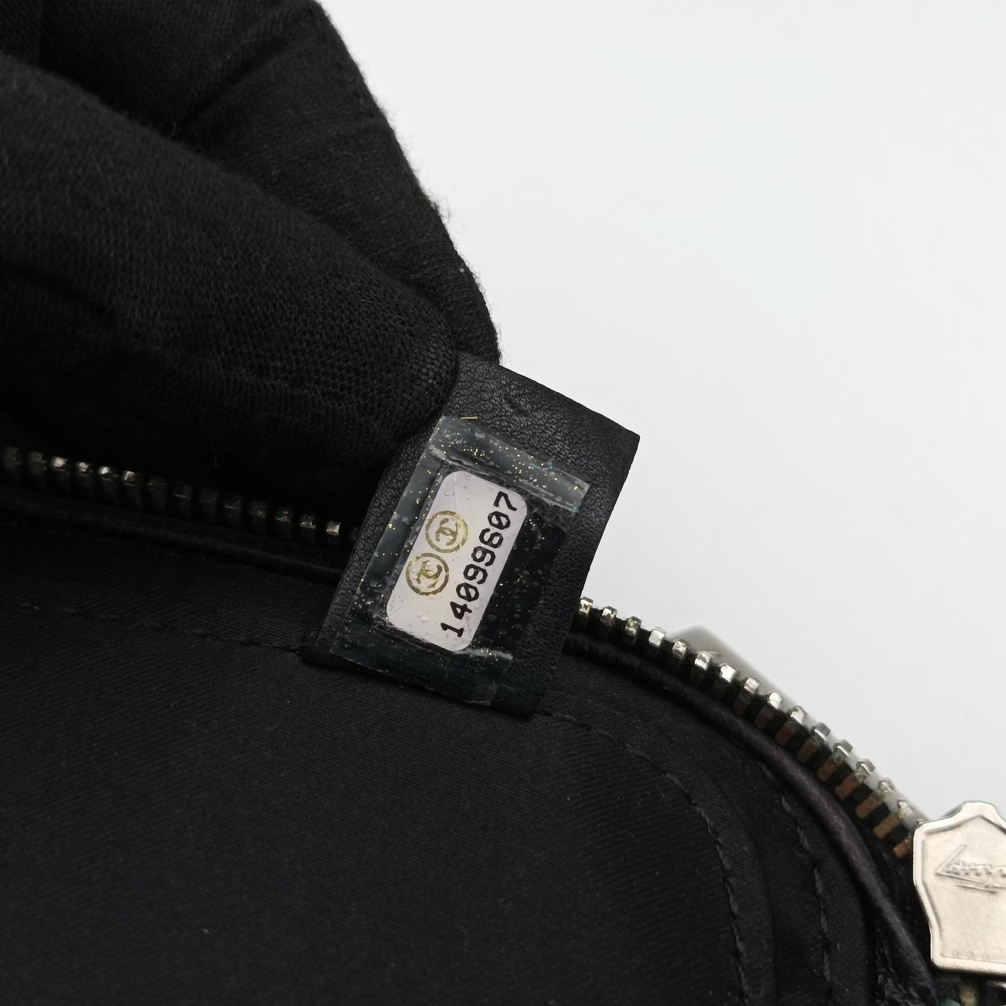 Pre-owned Chanel Matelasse Black Leather  shoulderbag | stylenewstar