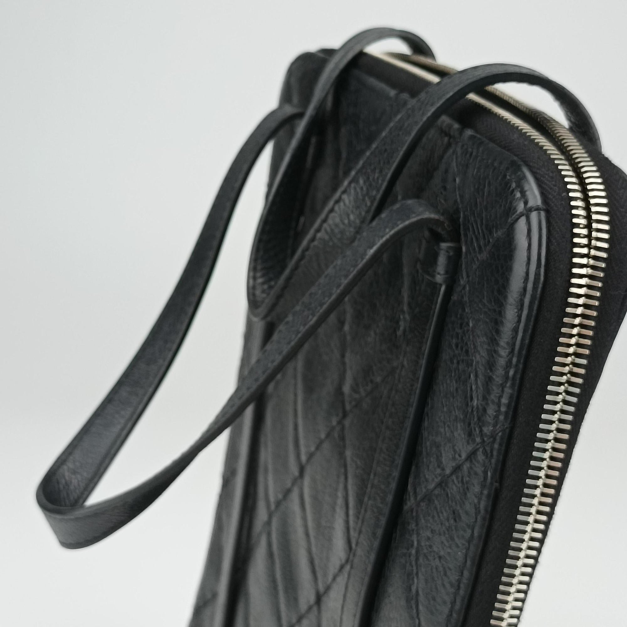 Pre-owned Chanel Matelasse Black Leather  shoulderbag | stylenewstar
