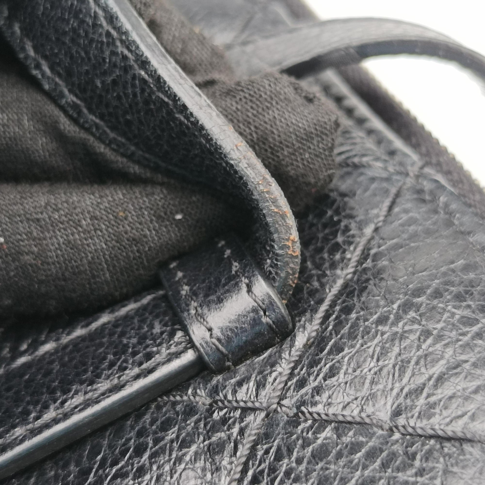 Pre-owned Chanel Matelasse Black Leather  shoulderbag | stylenewstar
