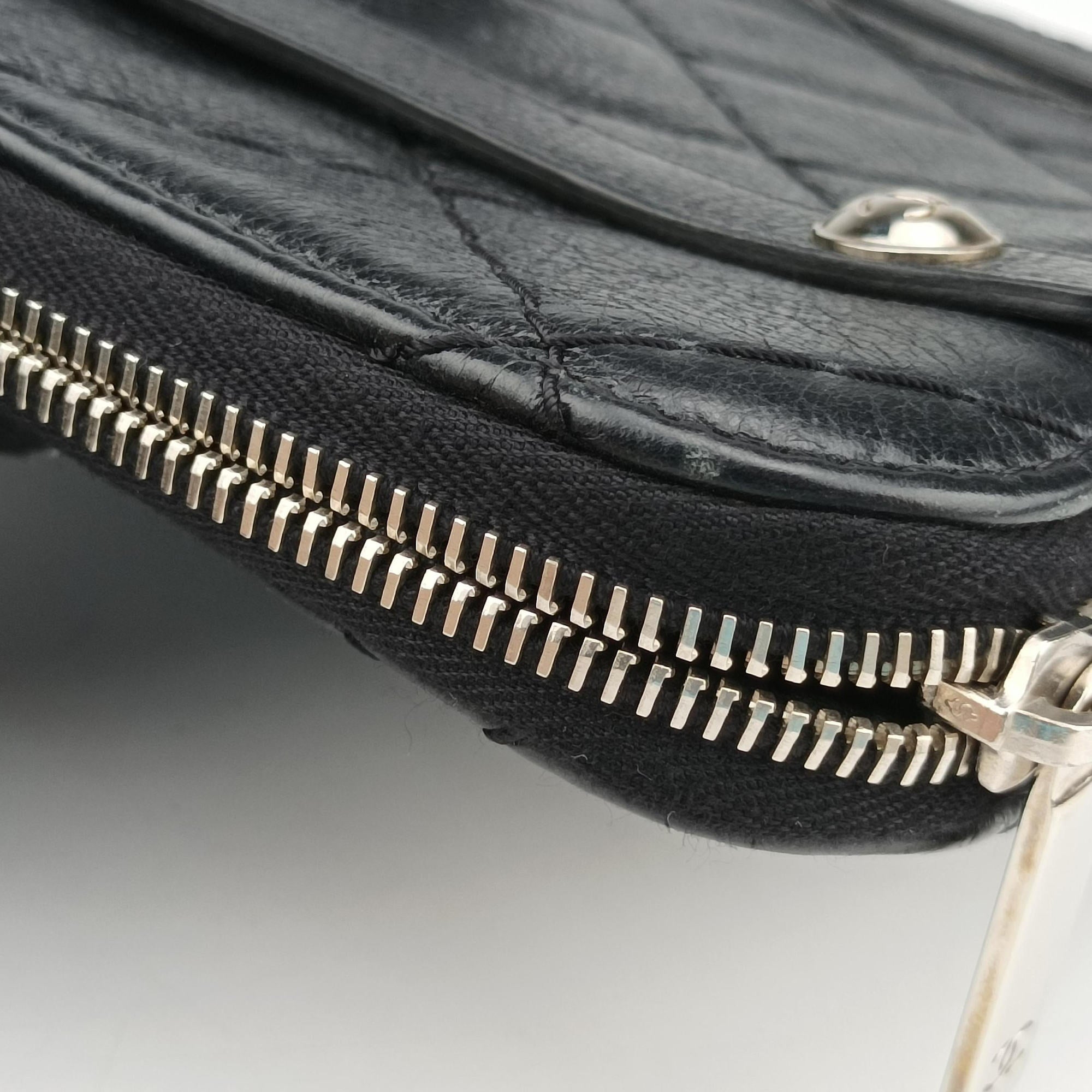 Pre-owned Chanel Matelasse Black Leather  shoulderbag | stylenewstar