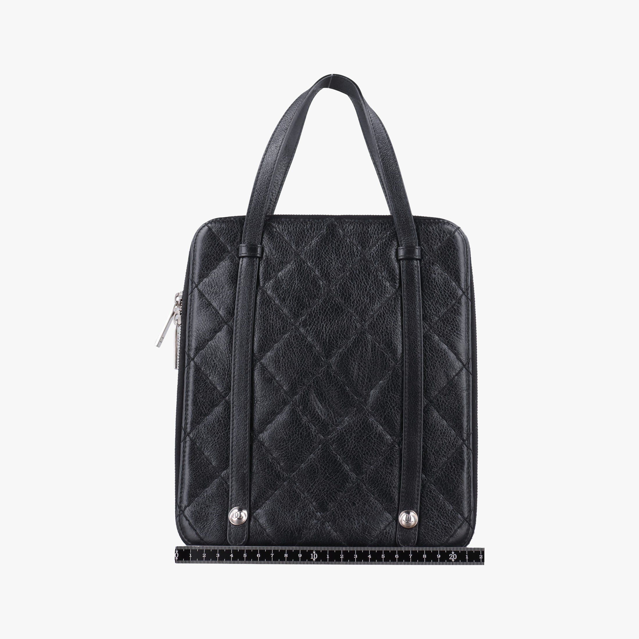 Pre-owned Chanel Matelasse Black Leather  shoulderbag | stylenewstar