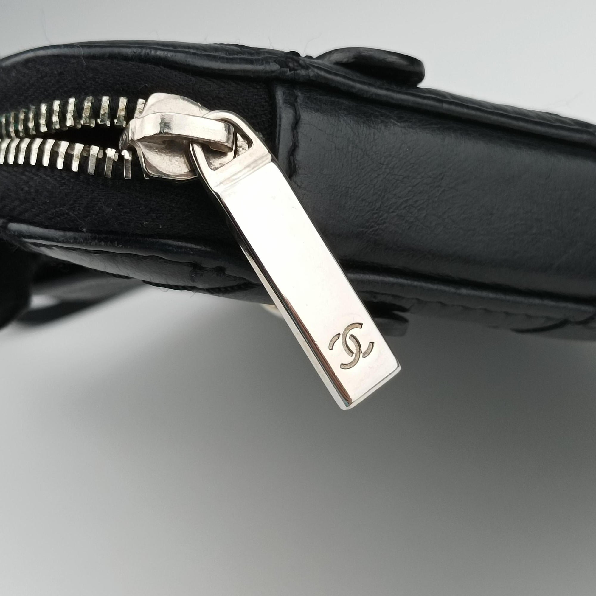Pre-owned Chanel Matelasse Black Leather  shoulderbag | stylenewstar