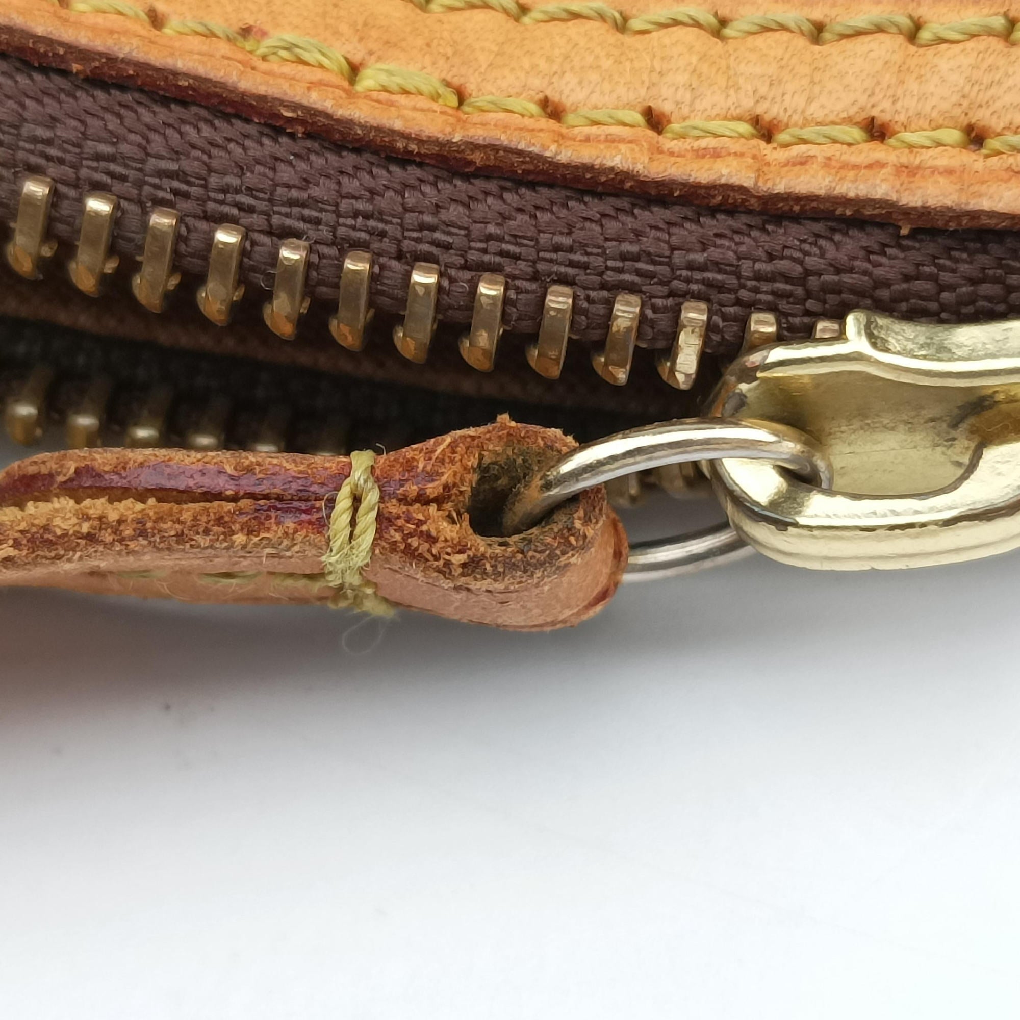 Pre-owned Louis Vuitton LOCKIT Brown Monogram Canvas M40102 handbag | stylenewstar