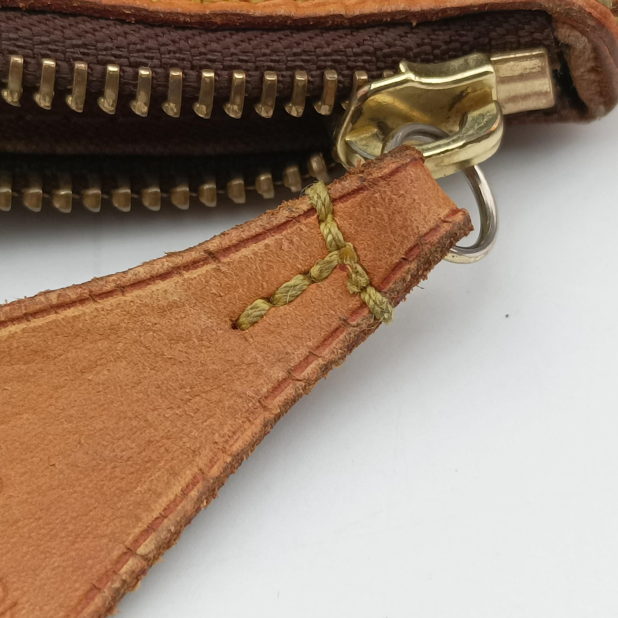 Pre-owned Louis Vuitton LOCKIT Brown Monogram Canvas M40102 handbag | stylenewstar