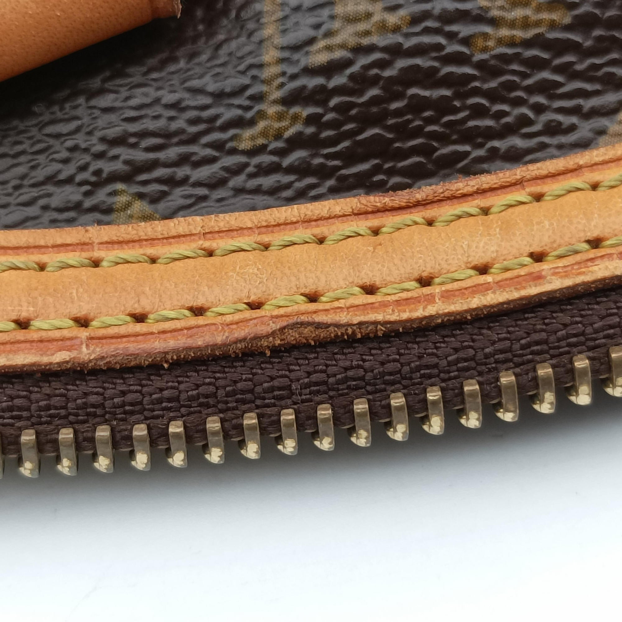 Pre-owned Louis Vuitton LOCKIT Brown Monogram Canvas M40102 handbag | stylenewstar
