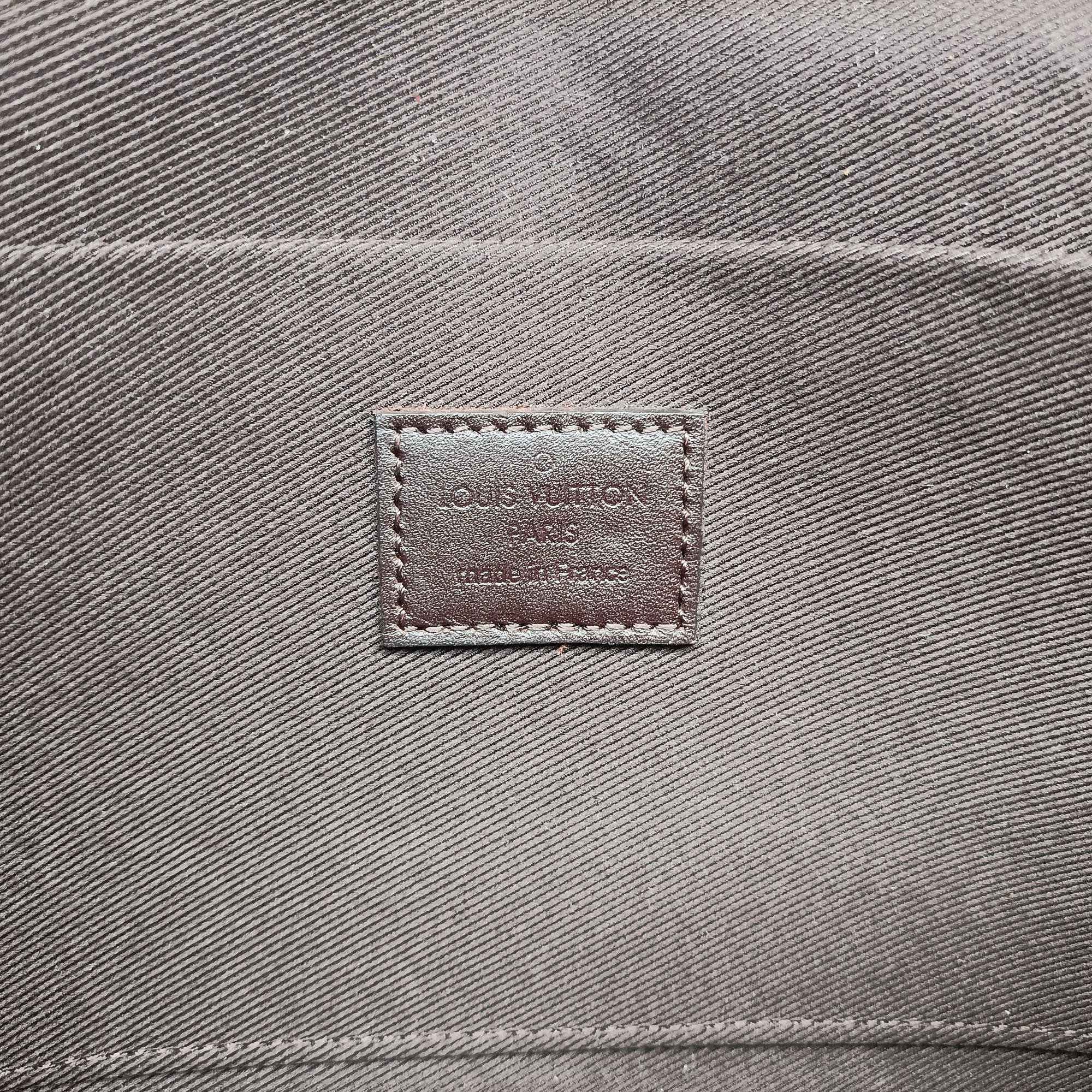 Vintage Louis Vuitton Pochette Felice Amarante Vernis M61267 shoulderbag | stylenewstar