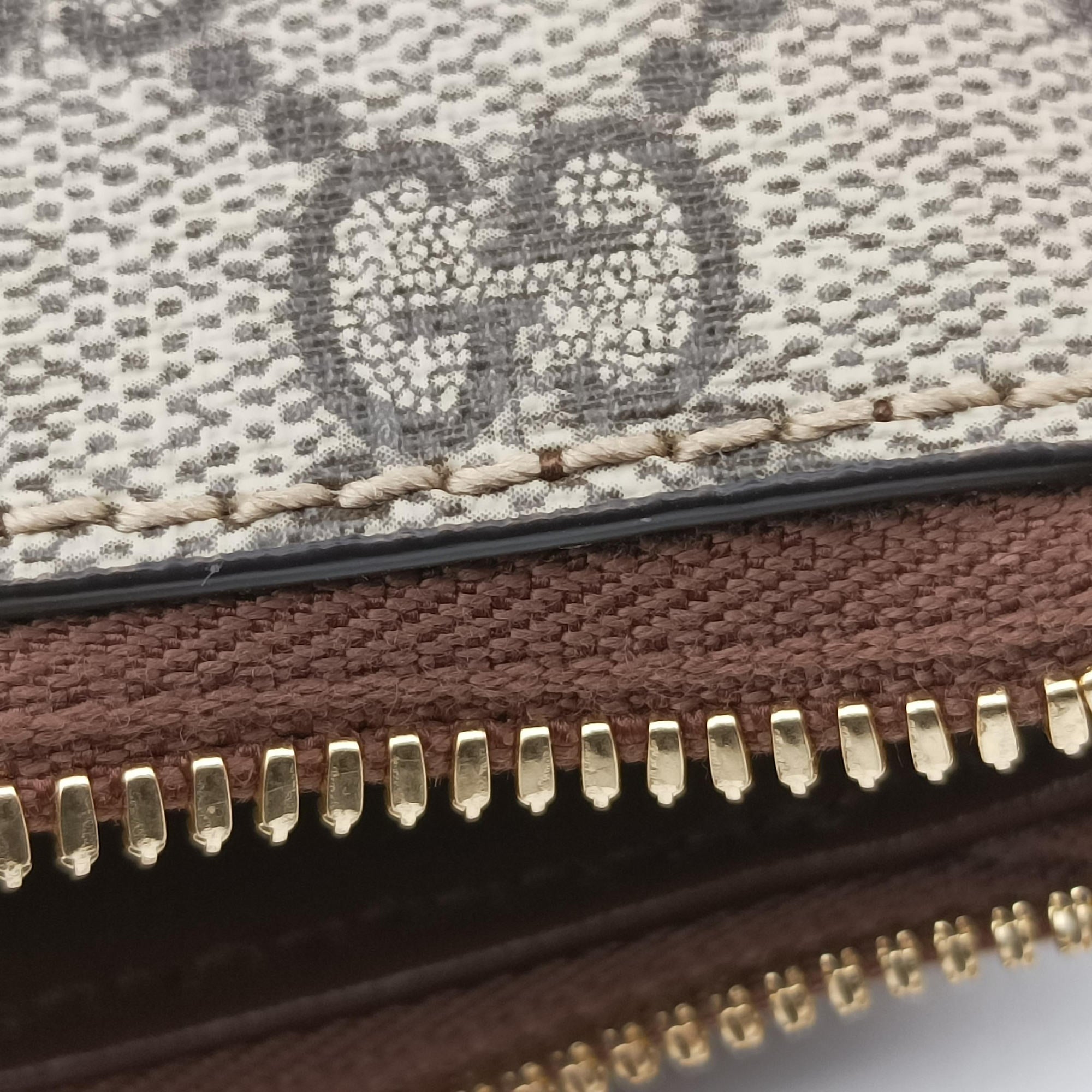 Pre-owned Gucci Interlocking G Messenger Beige × Brown PVC coated canvas× Leather 723306 shoulderbag | stylenewstar