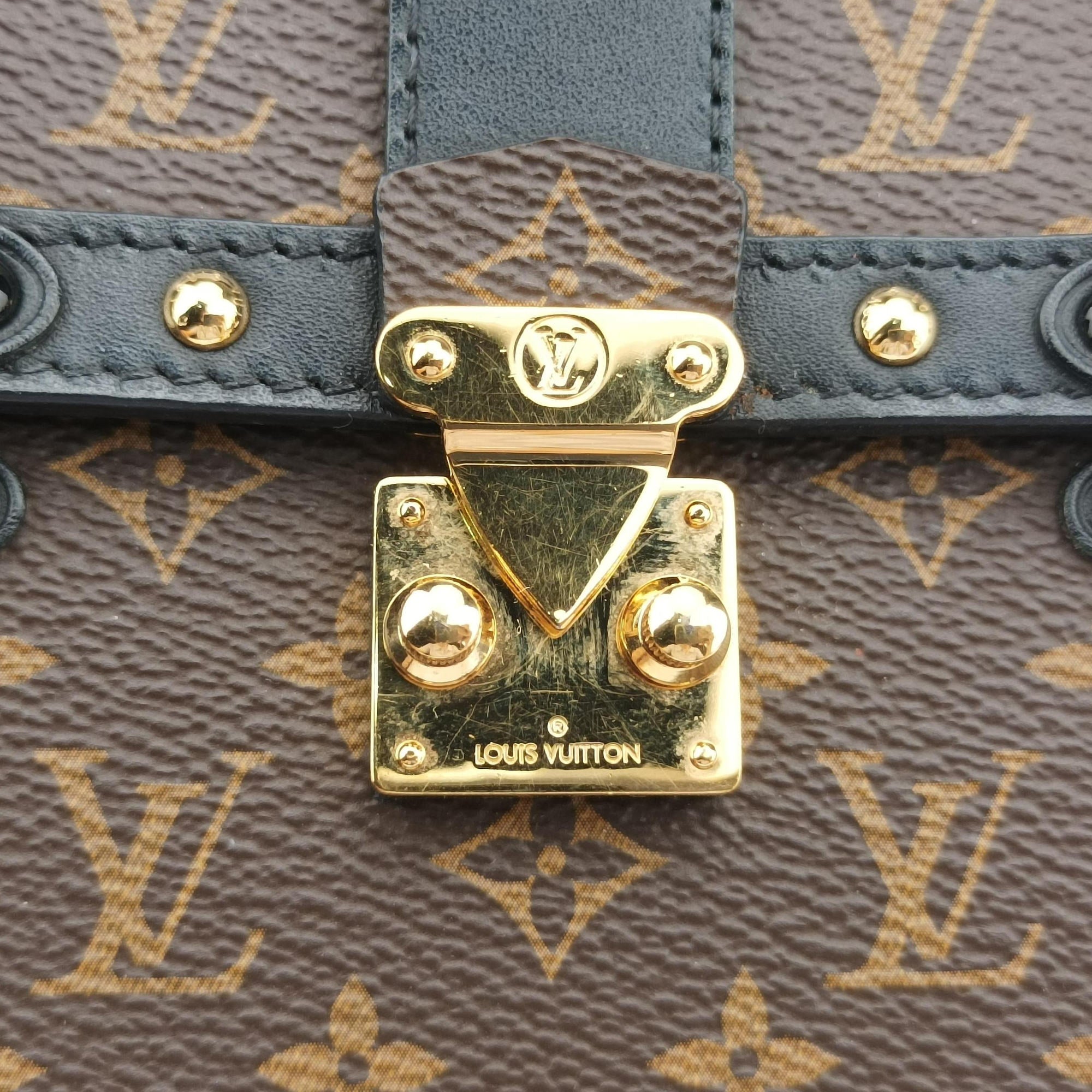 Pre-owned Louis Vuitton Vertical Trunk Pochette Brown×Black Monogram Canvas x leather M63913 shoulderbag | stylenewstar