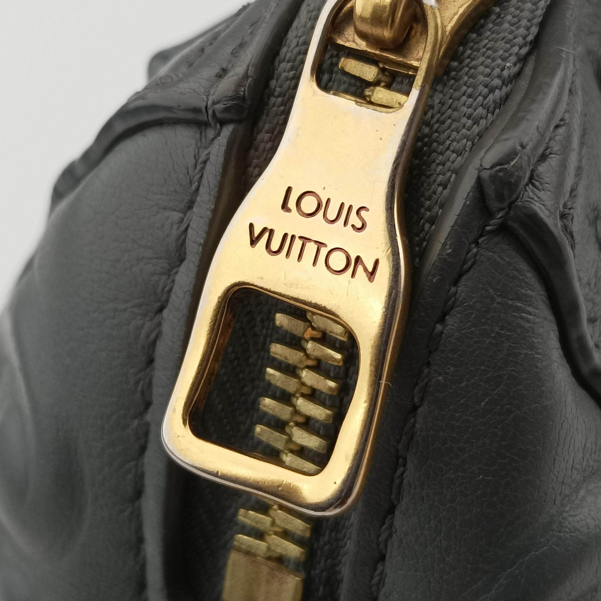 Pre-owned Louis Vuitton Versailles Ornament City Keepall Dark Shadow Gray Debossed Monogram M21835 shoulderbag | stylenewstar