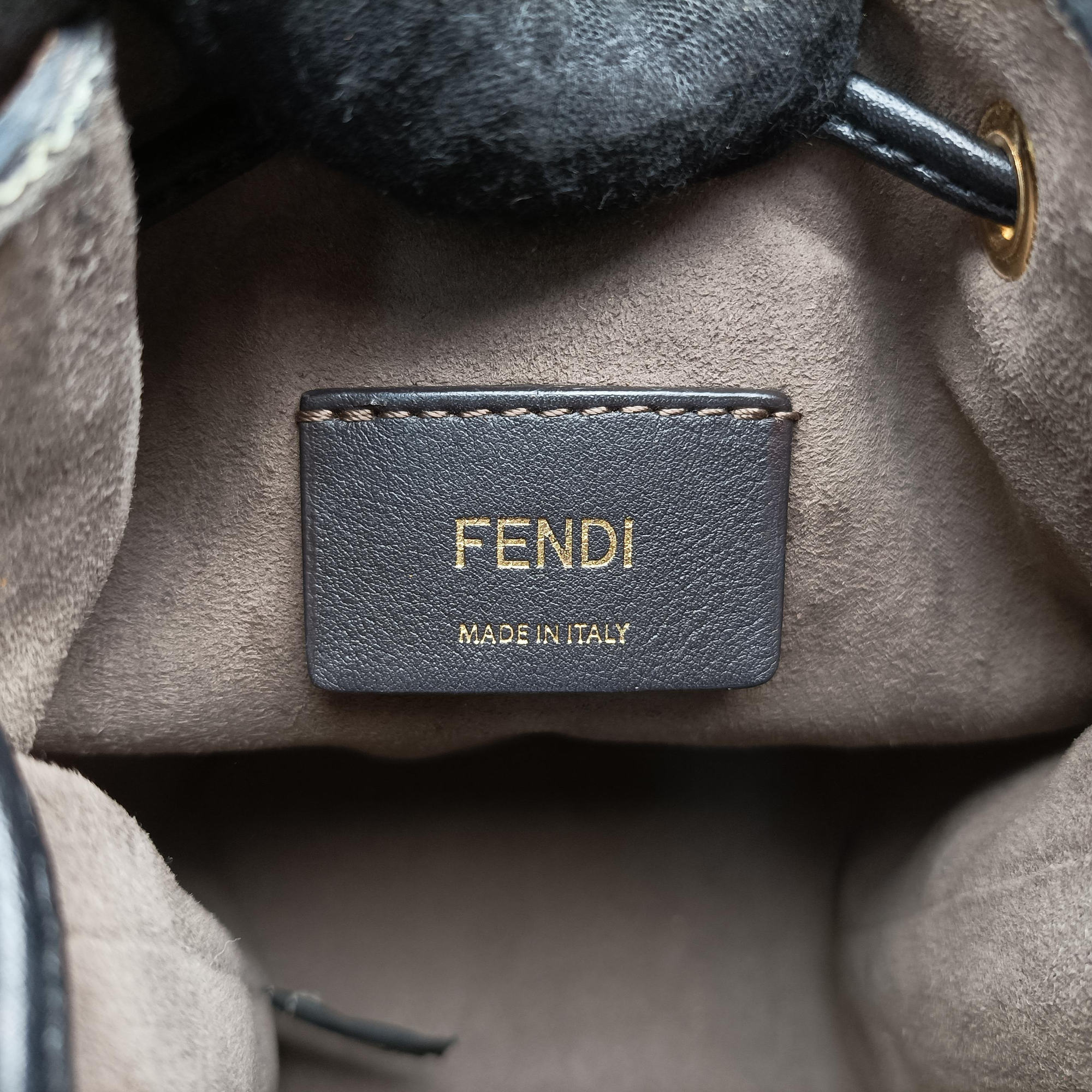 Pre-owned Fendi Mon Tresor Mini Bucket Brown Leather 8BS010/8AV105 shoulderbag | stylenewstar