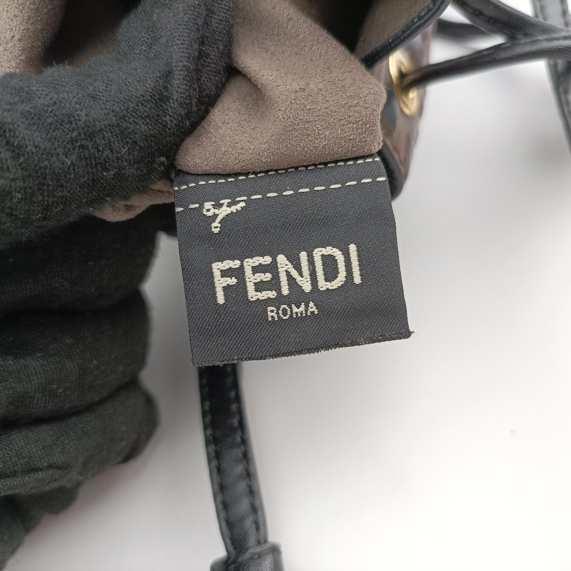 Pre-owned Fendi Mon Tresor Mini Bucket Brown Leather 8BS010/8AV105 shoulderbag | stylenewstar