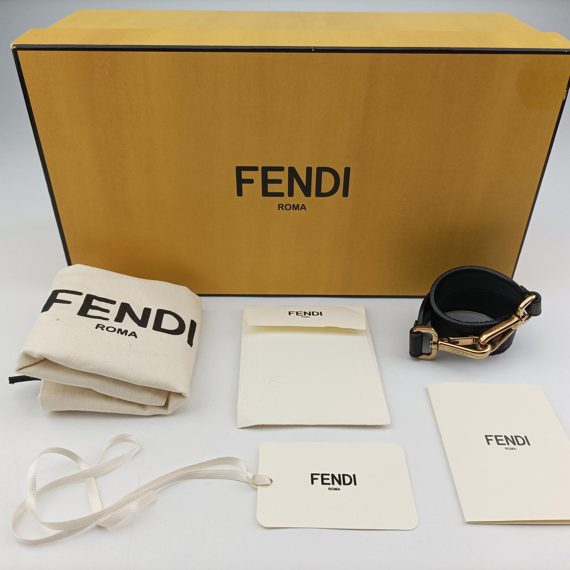Pre-owned Fendi Mon Tresor Mini Bucket Brown Leather 8BS010/8AV105 shoulderbag | stylenewstar
