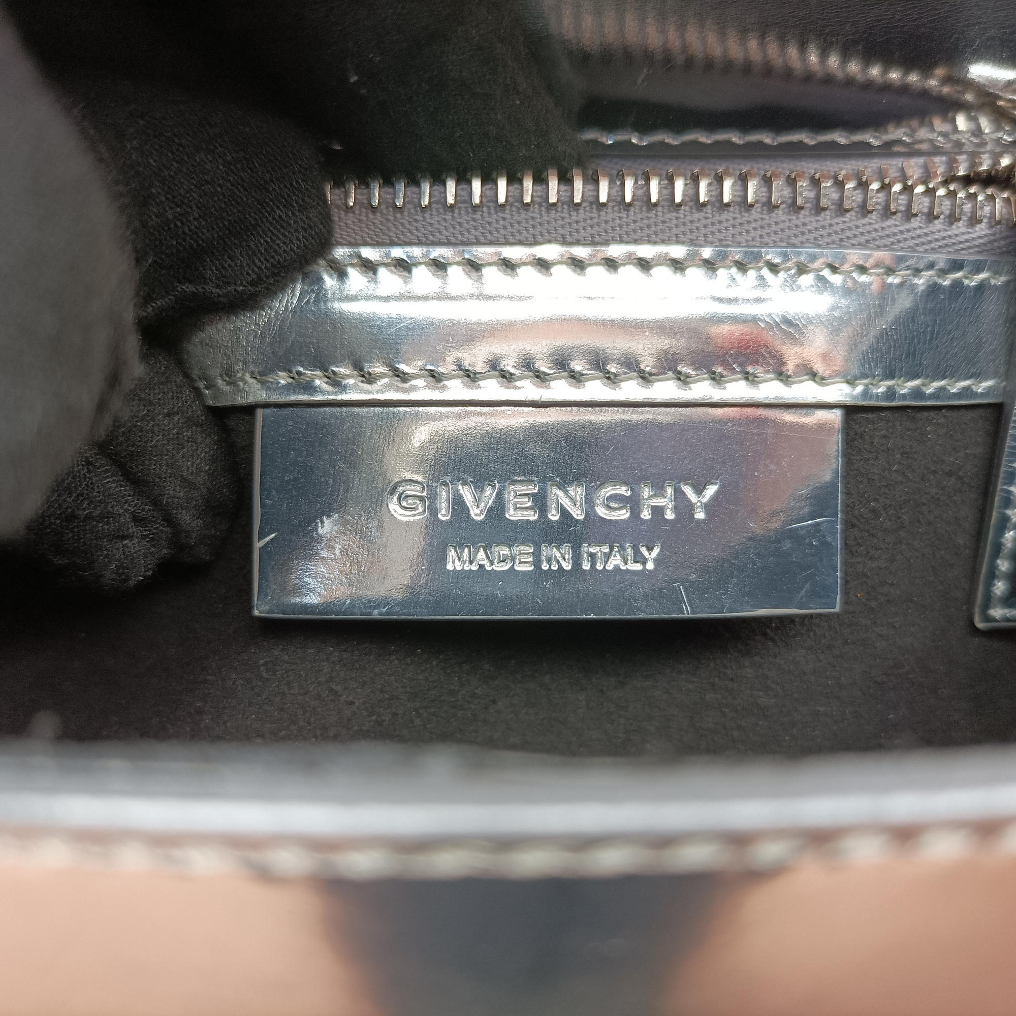 Pre-owned Givenchy Pandora Box Silver Patent Leather  shoulderbag | stylenewstar
