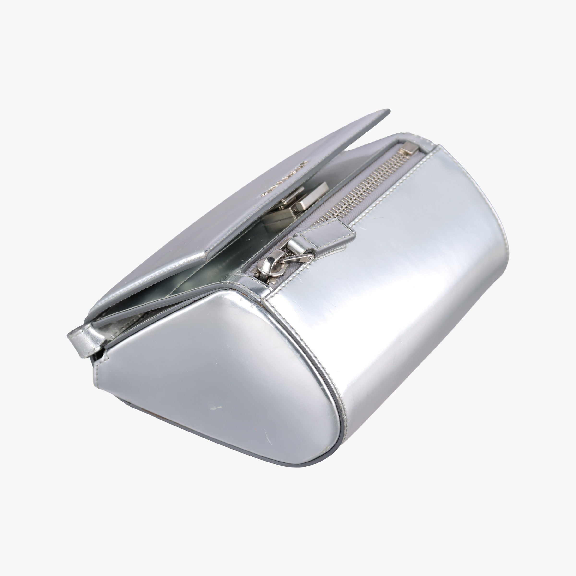Pre-owned Givenchy Pandora Box Silver Patent Leather  shoulderbag | stylenewstar