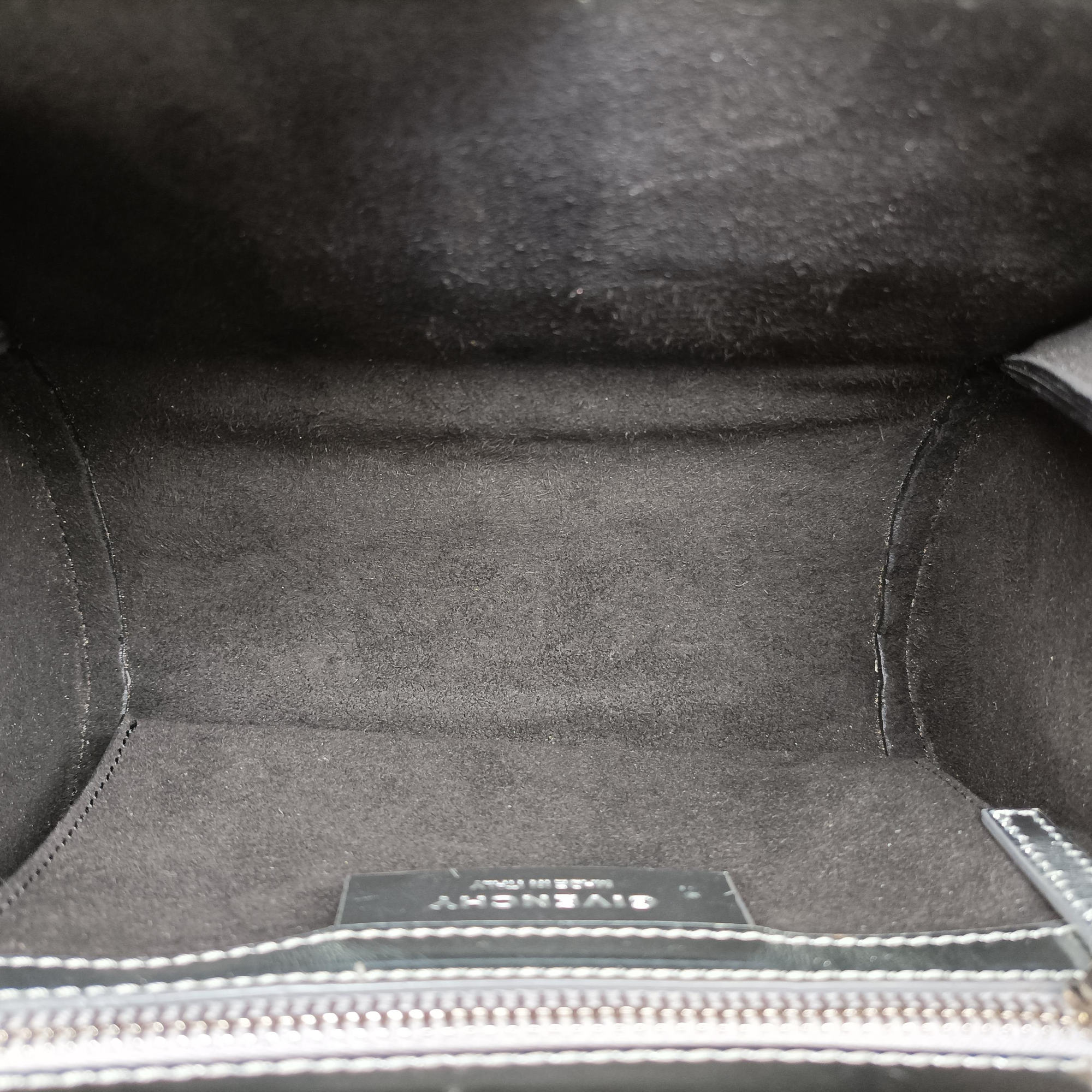 Pre-owned Givenchy Pandora Box Silver Patent Leather  shoulderbag | stylenewstar
