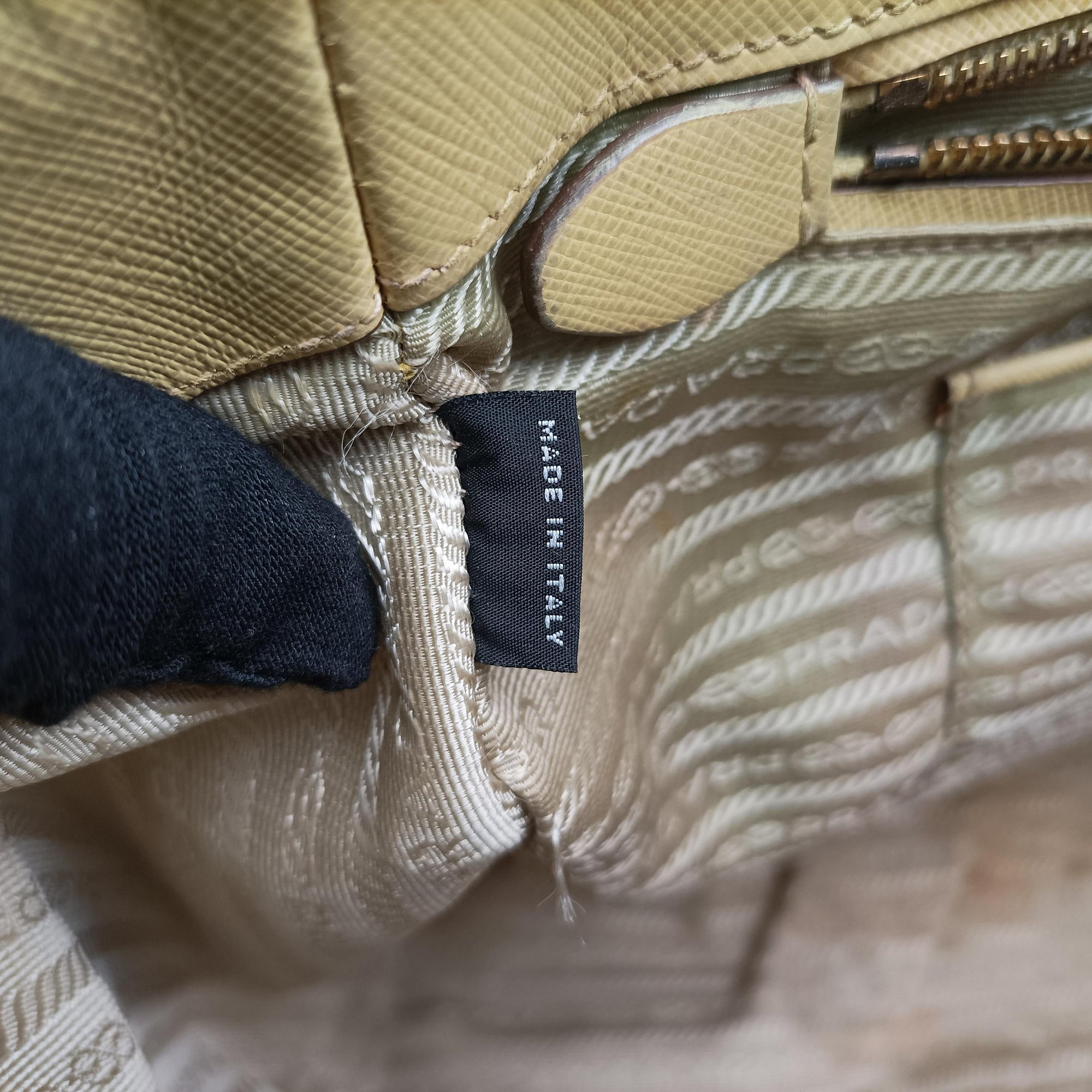 Secondhand Prada Tote bag YellowxWhite Saffiano leather  handbag | stylenewstar