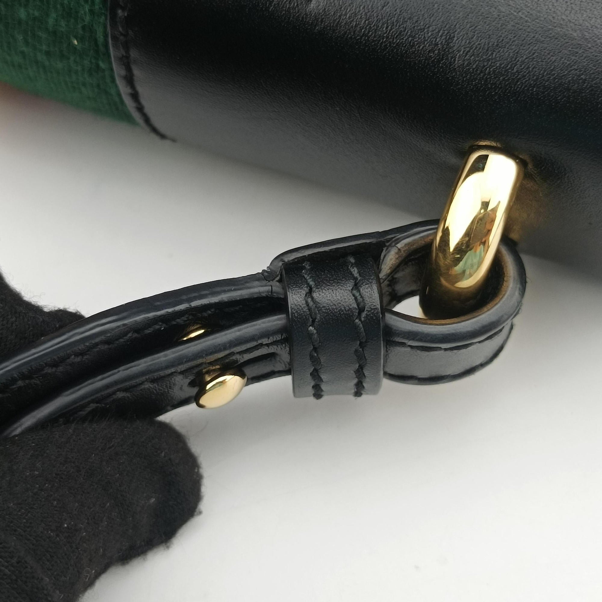 Pre-owned Gucci Sylvie Black×green×red Leather 421882 shoulderbag | stylenewstar