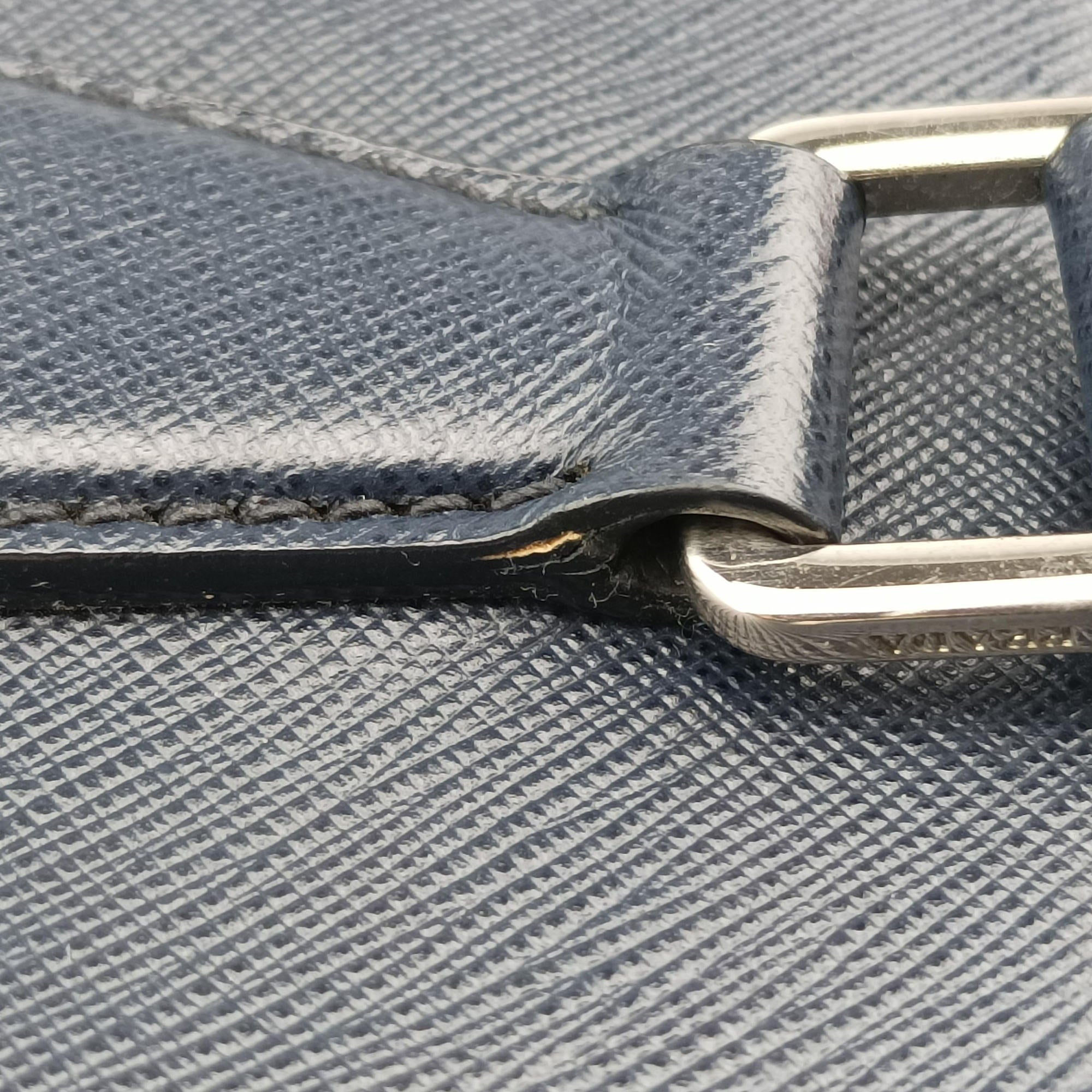 Secondhand Prada Triangle Logo Plate Navy Saffiano Leather  shoulderbag | stylenewstar