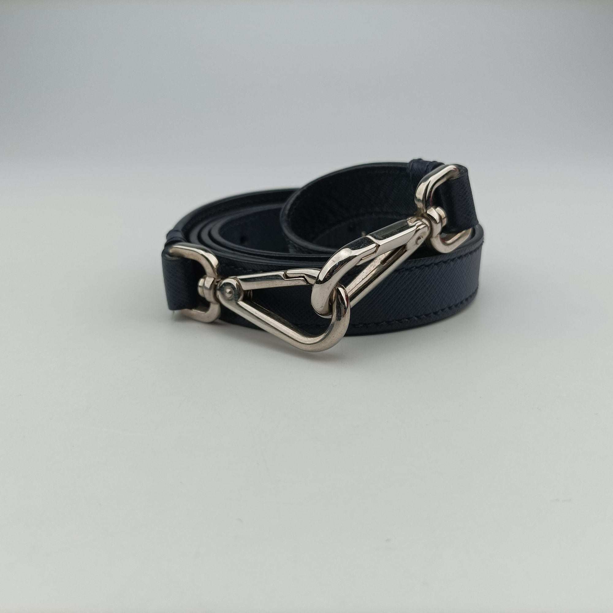Secondhand Prada Triangle Logo Plate Navy Saffiano Leather  shoulderbag | stylenewstar