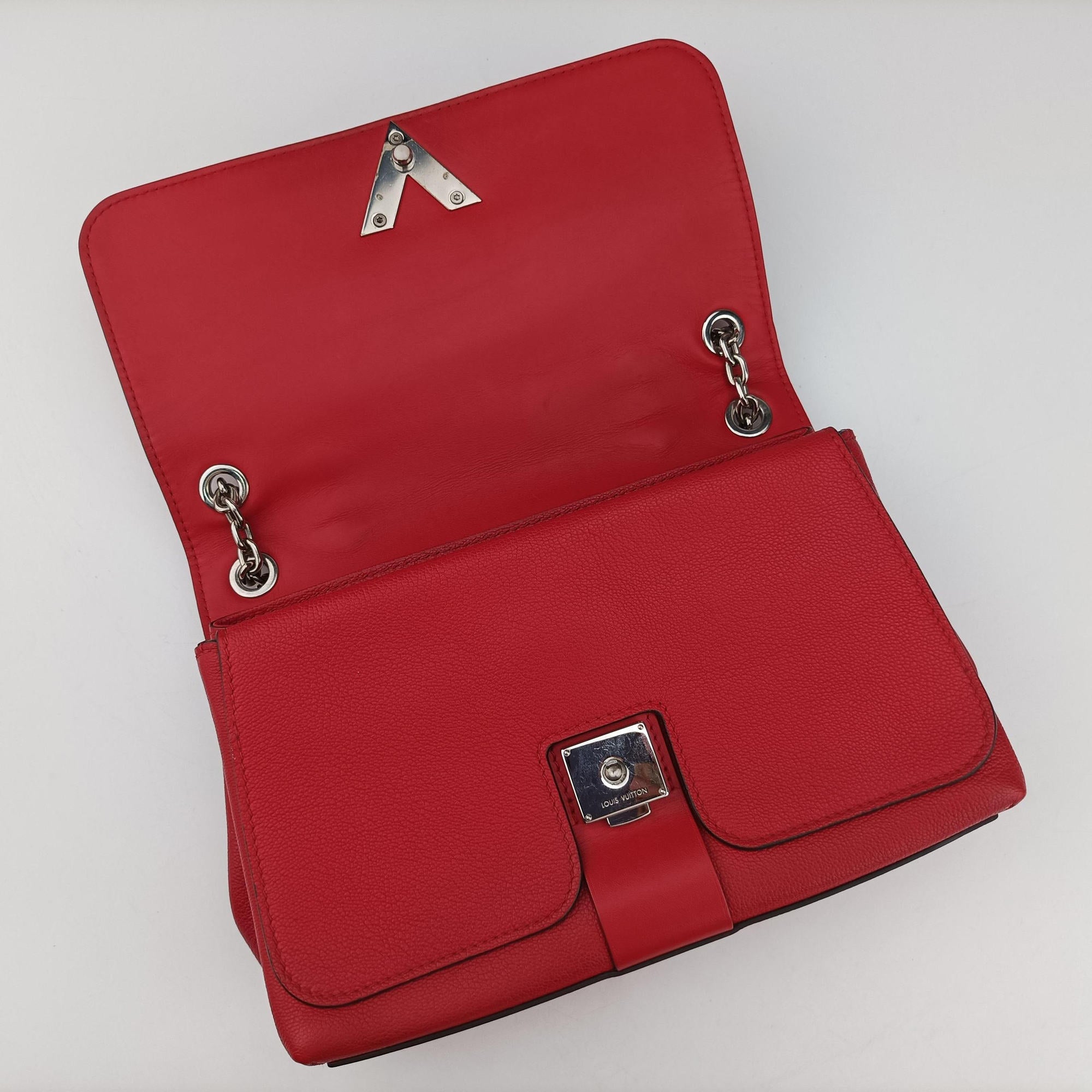 Pre-owned Louis Vuitton Very Chain Bag Ruby leather M44285 shoulderbag | stylenewstar
