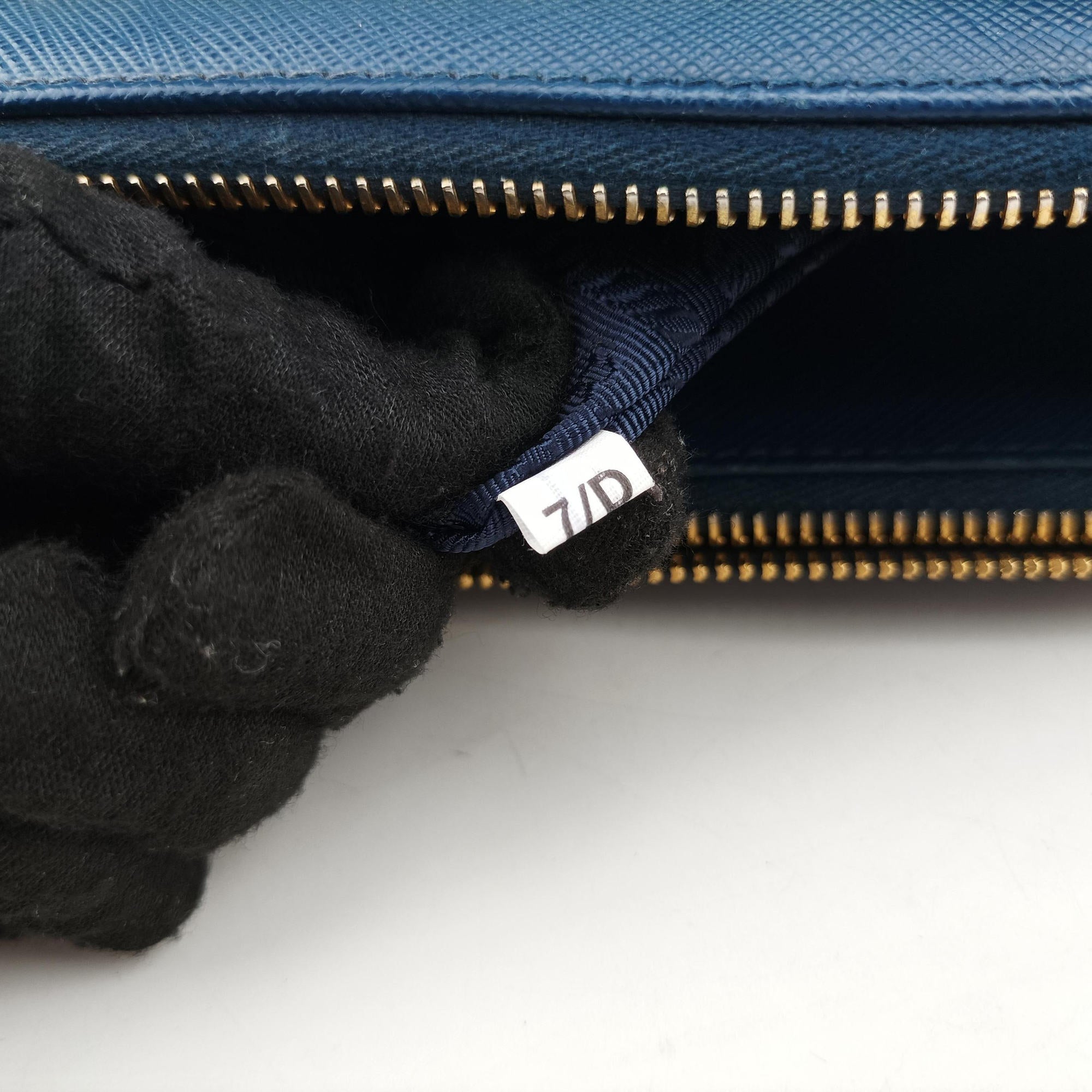 Pre-owned Prada Bi-Color Zip Front Pocket Blue SAFFIANO Leather BN2674 handbag | stylenewstar